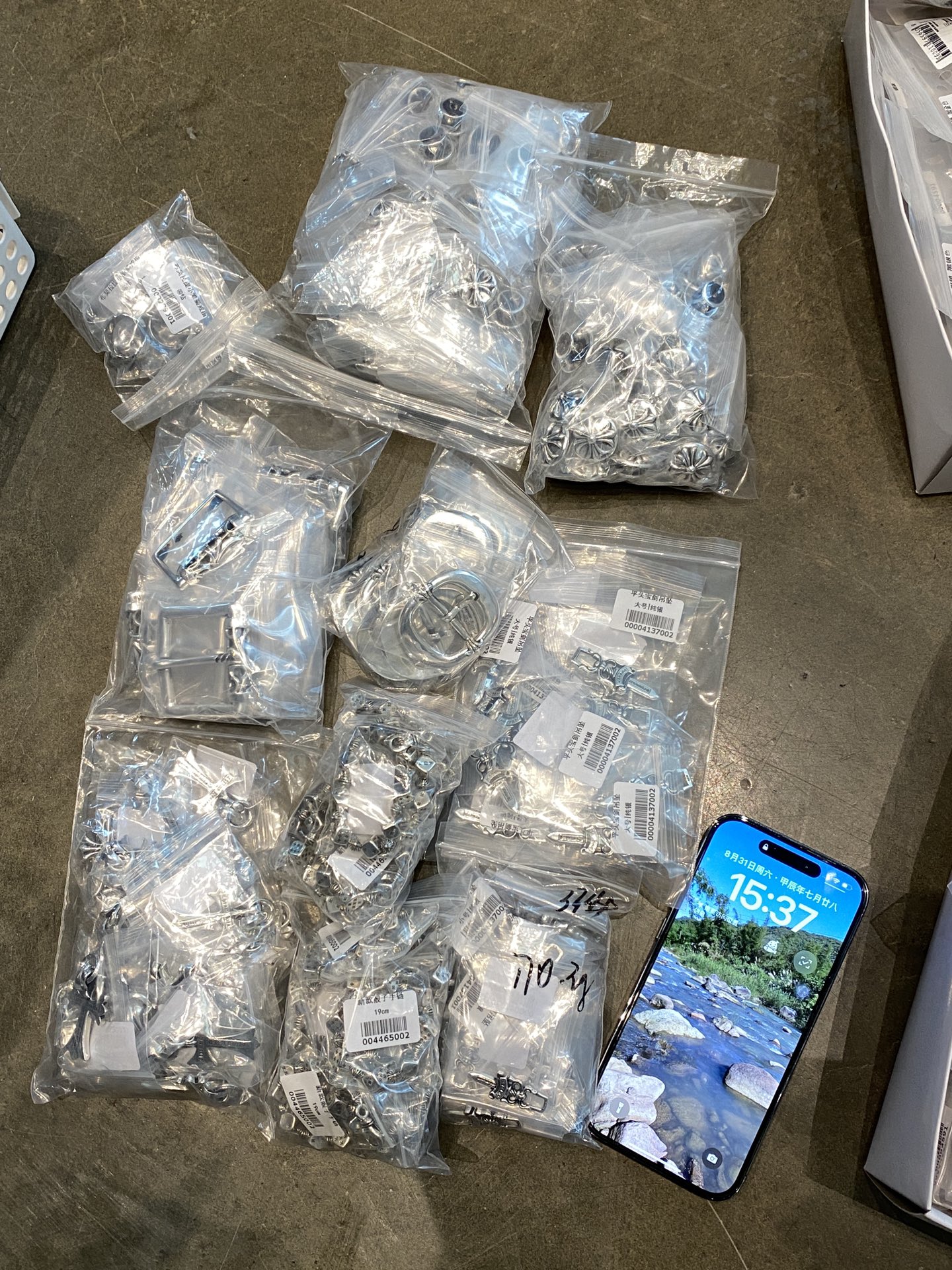 Real photos of custom orders, daily shipping