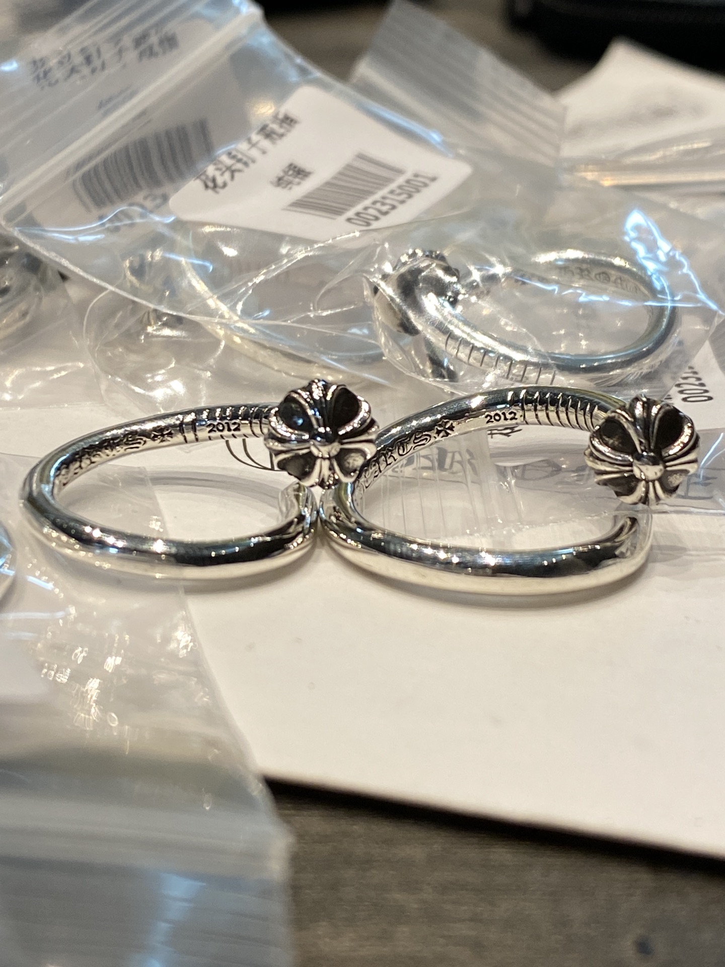 Rings, daily shipping