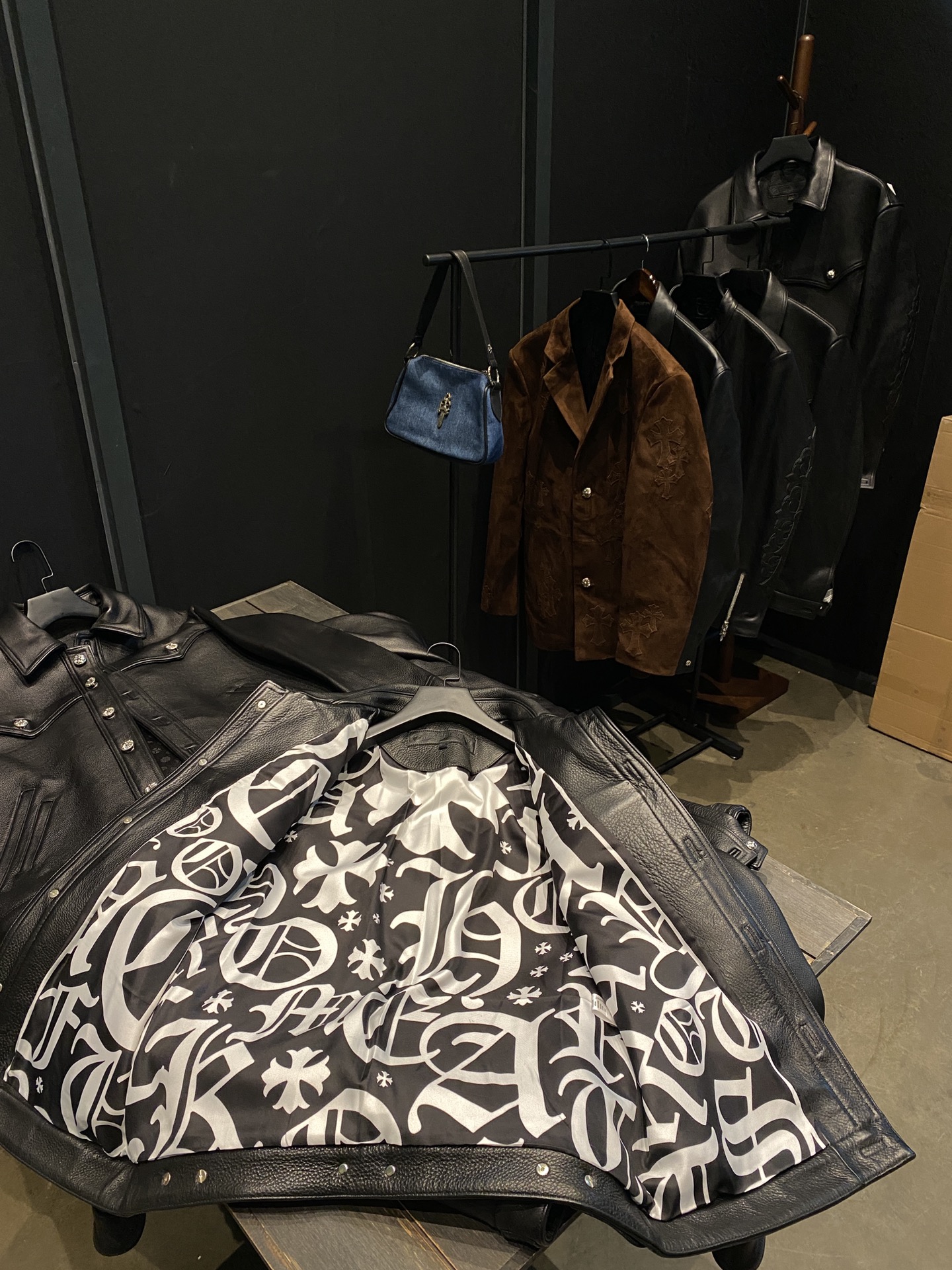 Leather jackets, daily shipping