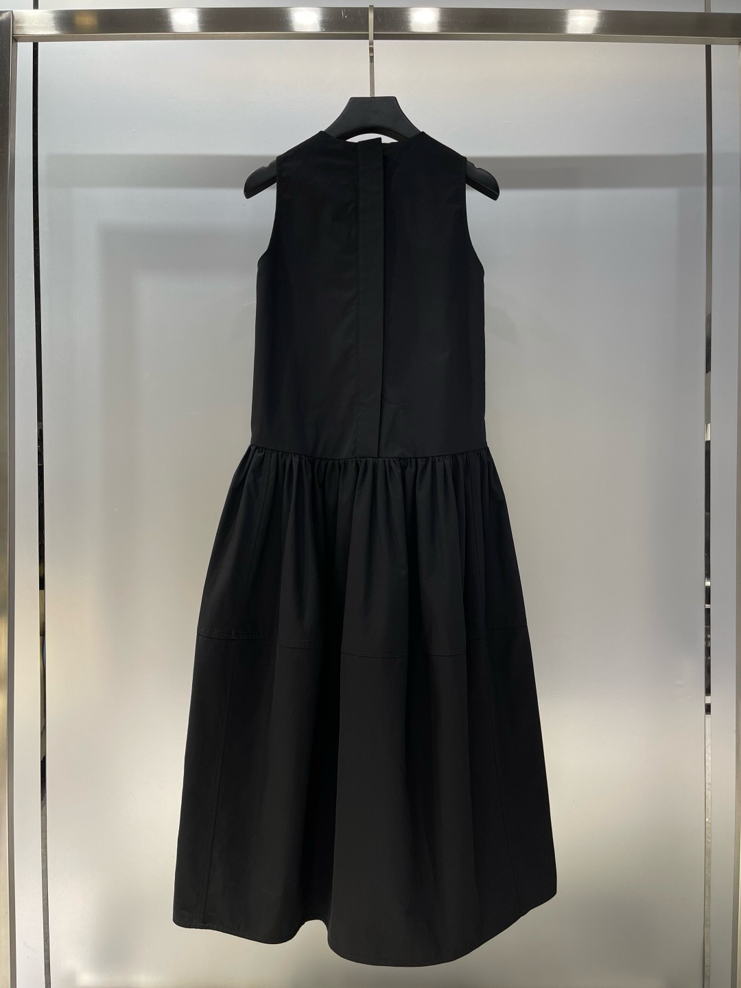 Jil Sander Sleeveless A-Line Midi Dress - Minimalist Style, Hepburn Inspired 10 i1745142220932 3514 0 8