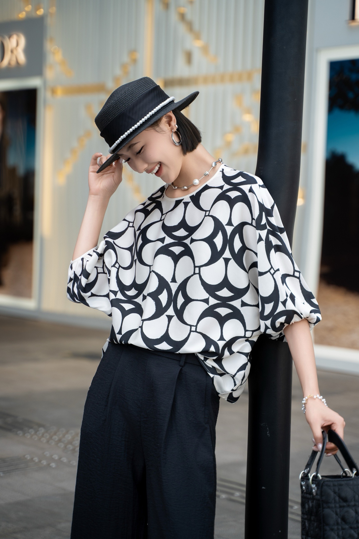 MaxMara Black & White Geometric Print Silk Blouse Batwing Sleeve Top 4 i1747111788790 975 0 2