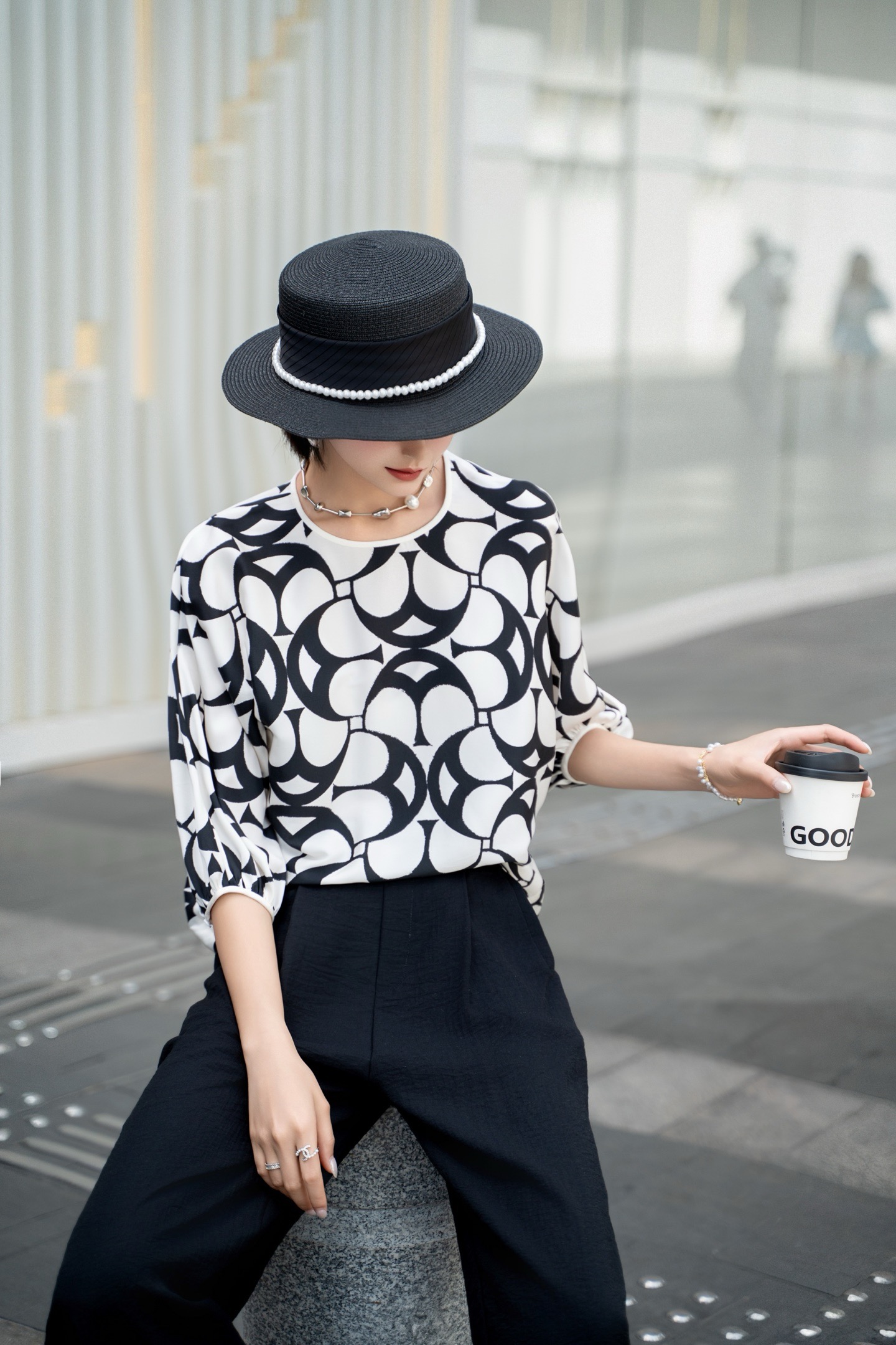 MaxMara Black & White Geometric Print Silk Blouse Batwing Sleeve Top 3 i1747111789853 6507 0 1