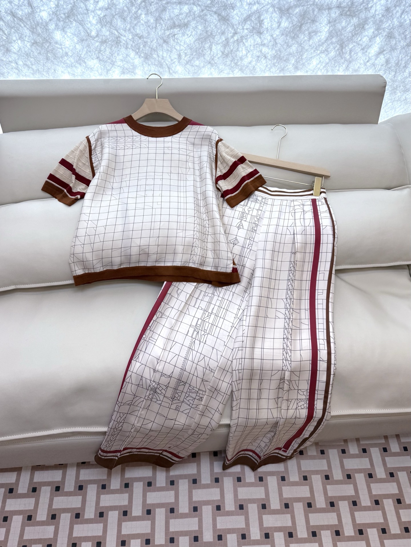 Hermès Silk and Knit Short Sleeve Top & Pants Set - Spring/Summer 2025 4 i1747194491119 2054 0 2