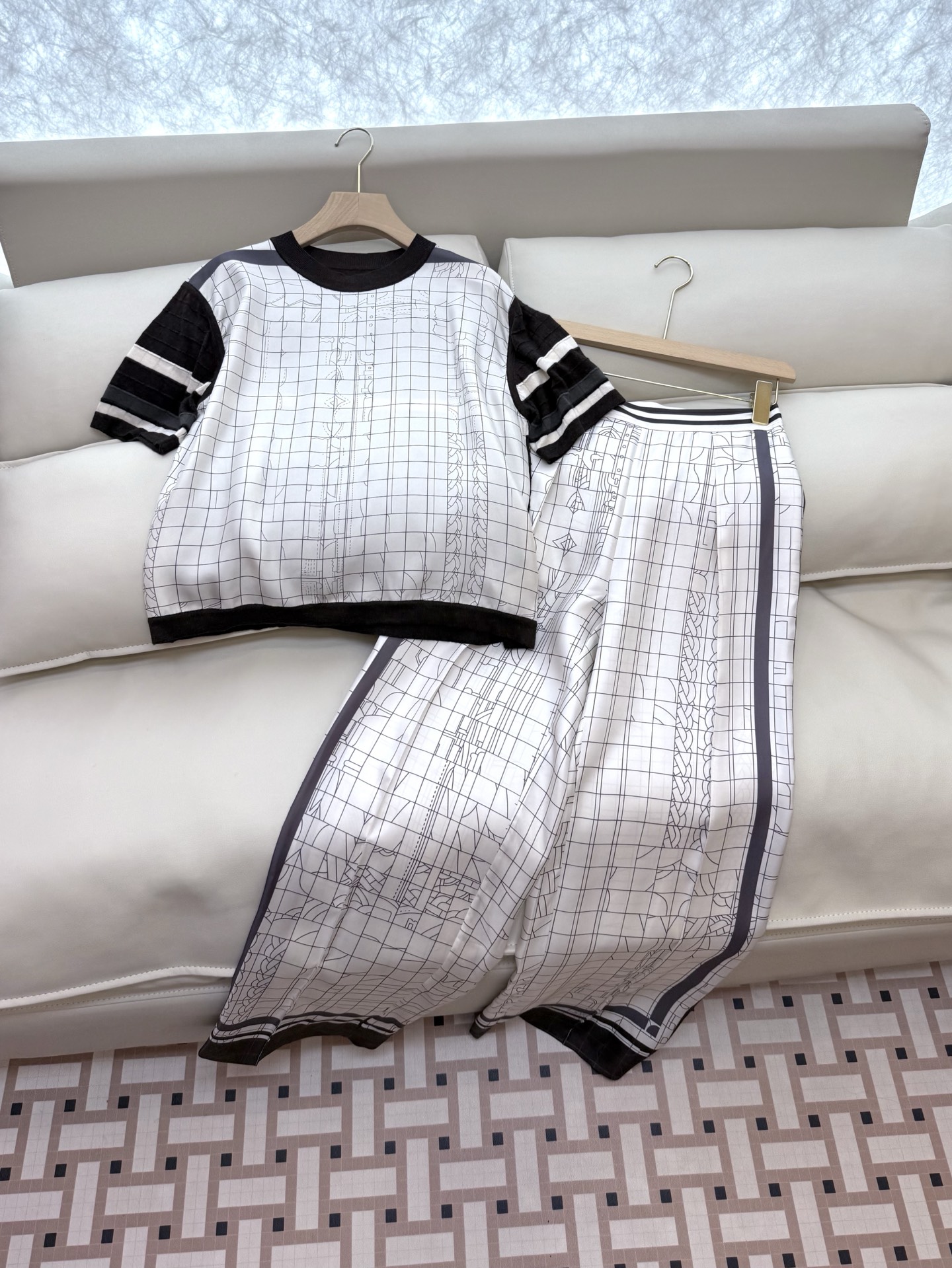 Hermes Silk and Knit Short Sleeve Top & Pants Set - 2025 Spring/Summer 4 i1747194525742 7694 0 2