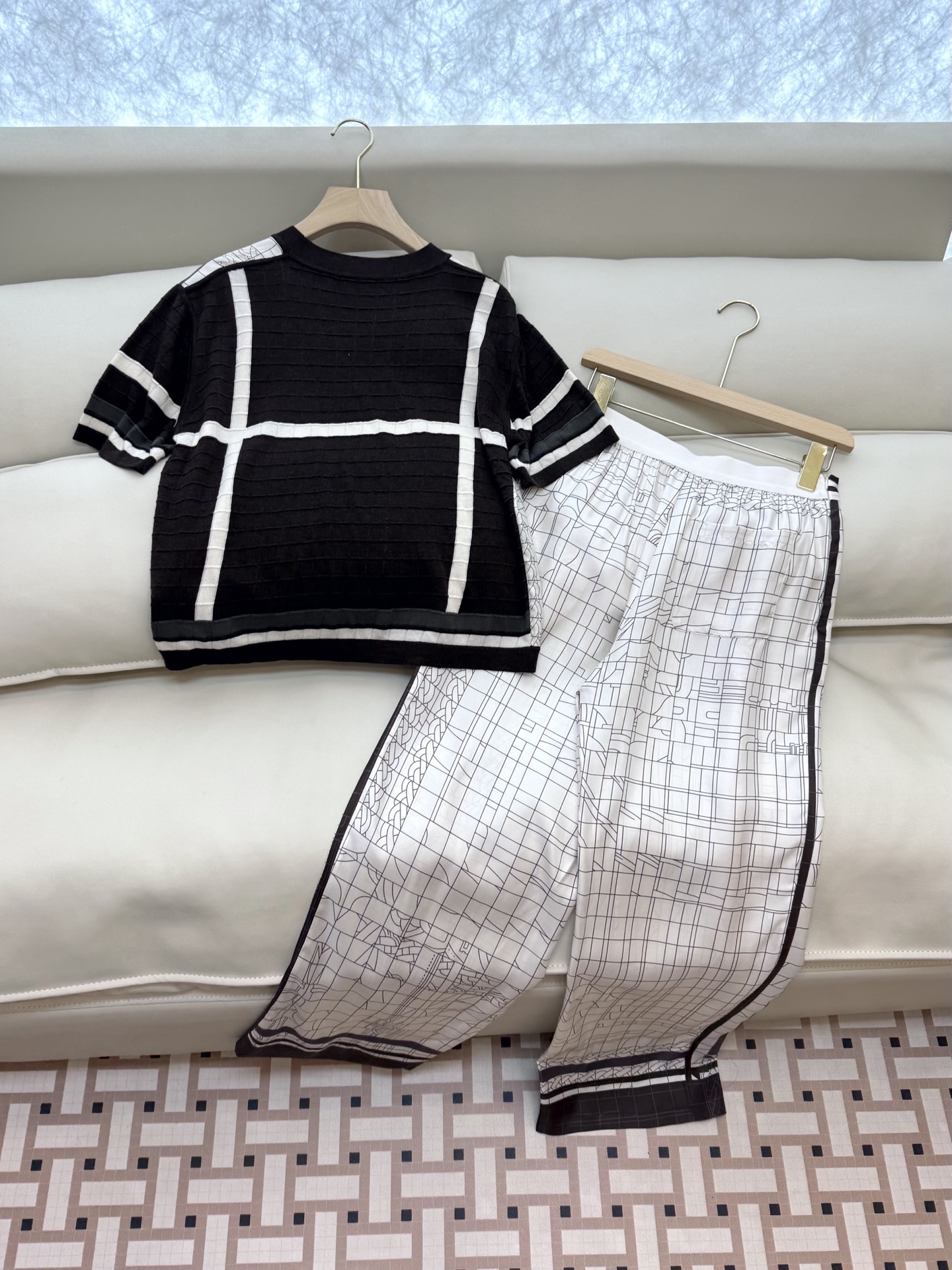 Hermes Silk and Knit Short Sleeve Top & Pants Set - 2025 Spring/Summer 5 i1747194534041 7574 0 3