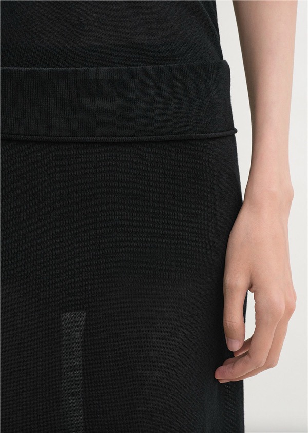Toteme Lyocell-Cashmere Blend Straight Midi Skirt - Lightweight & Comfortable 3 i1748575702931 8464 0 1
