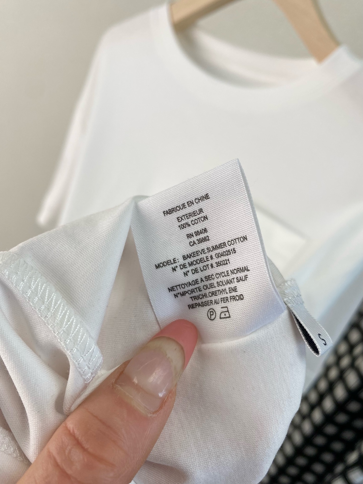 Brunello Cucinelli Women's Short Sleeve T-Shirt with Beaded Pocket - Elegant & Cool 9 i1749103710829 7698 0 7