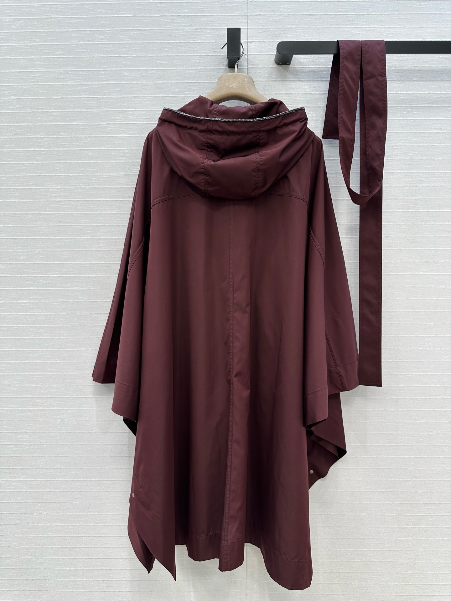 Elegant Hooded Cape Trench Coat - Modern & Luxurious Italian Style 10 i1752398711592 158 0 8