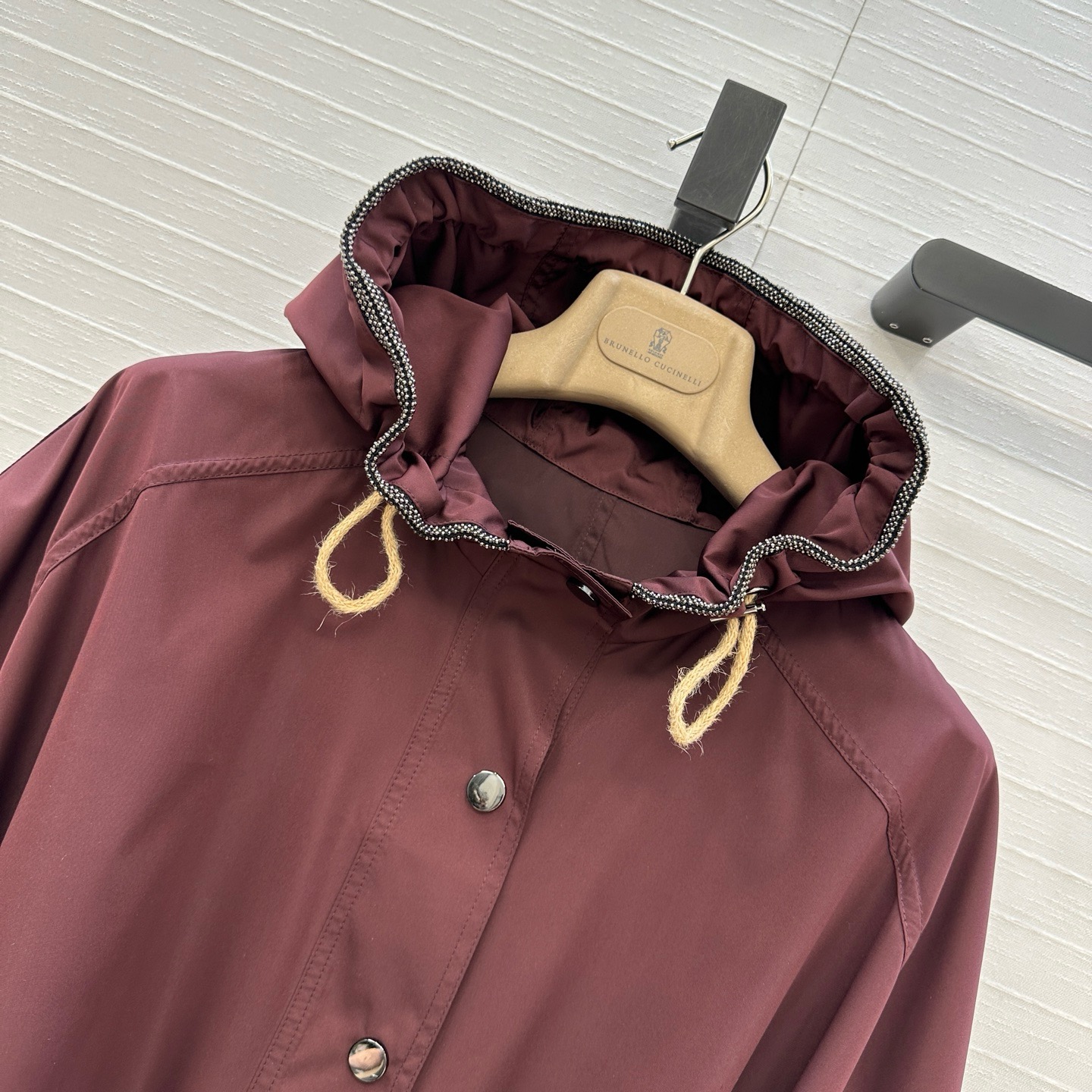 Elegant Hooded Cape Trench Coat - Modern & Luxurious Italian Style 7 i1752398712996 5377 0 5