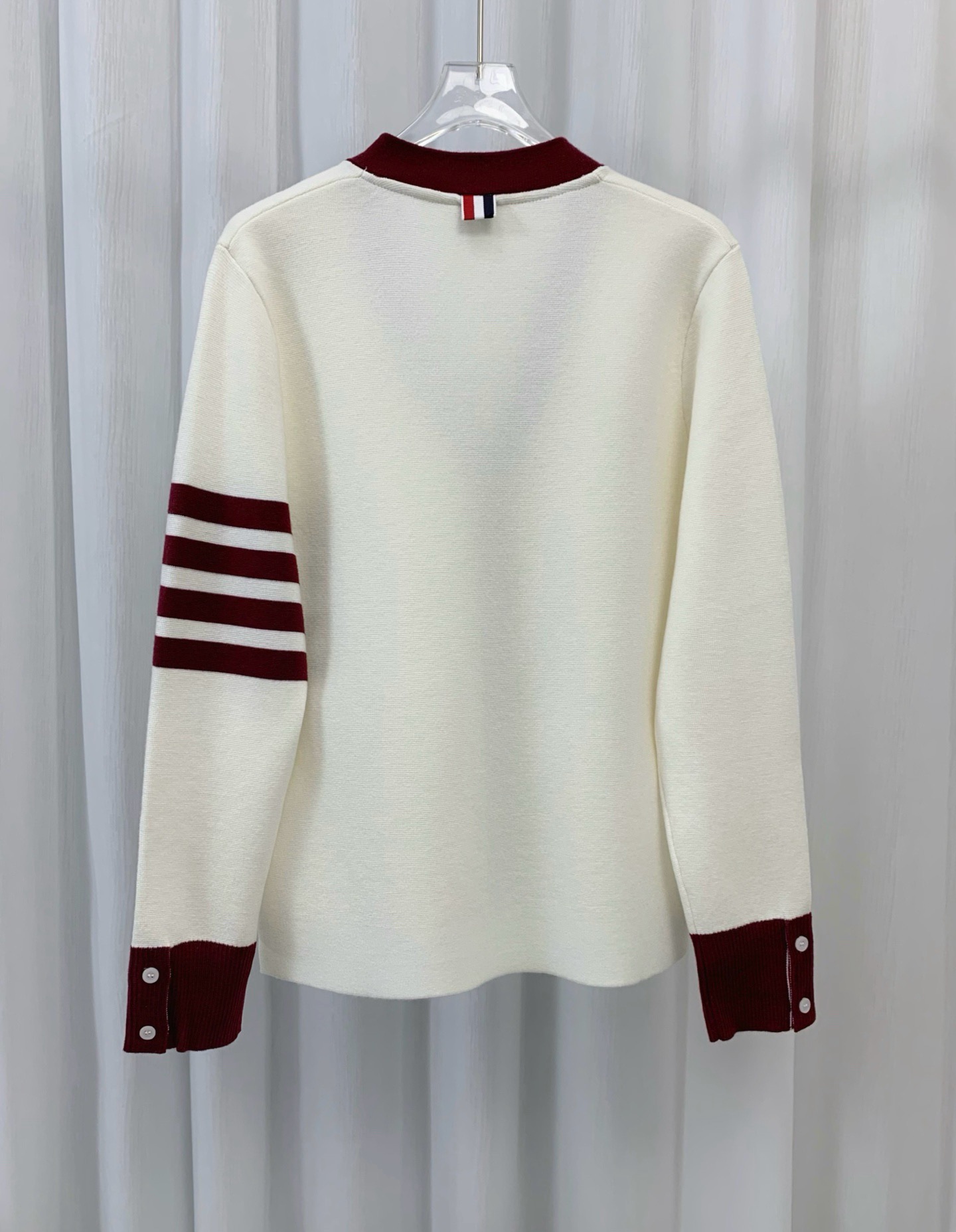 Classic Preppy Style Cardigan: Soft Knit, V-Neck, Long Sleeve, and Comfortable Fit 6 i1754729310672 703 0 4