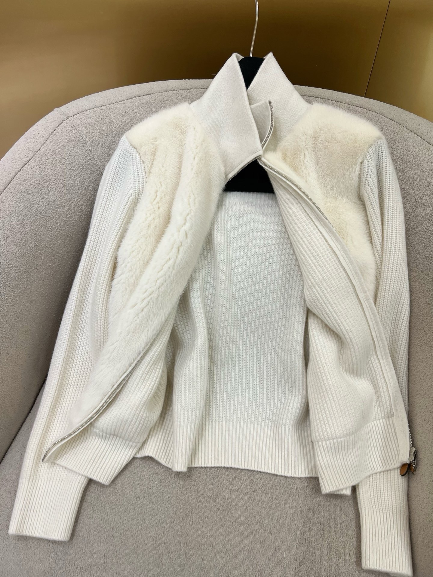Cashmere & Mink Blend Sweater: Luxurious Warmth and Elegant Style 8 i1757562662699 4291 0 6