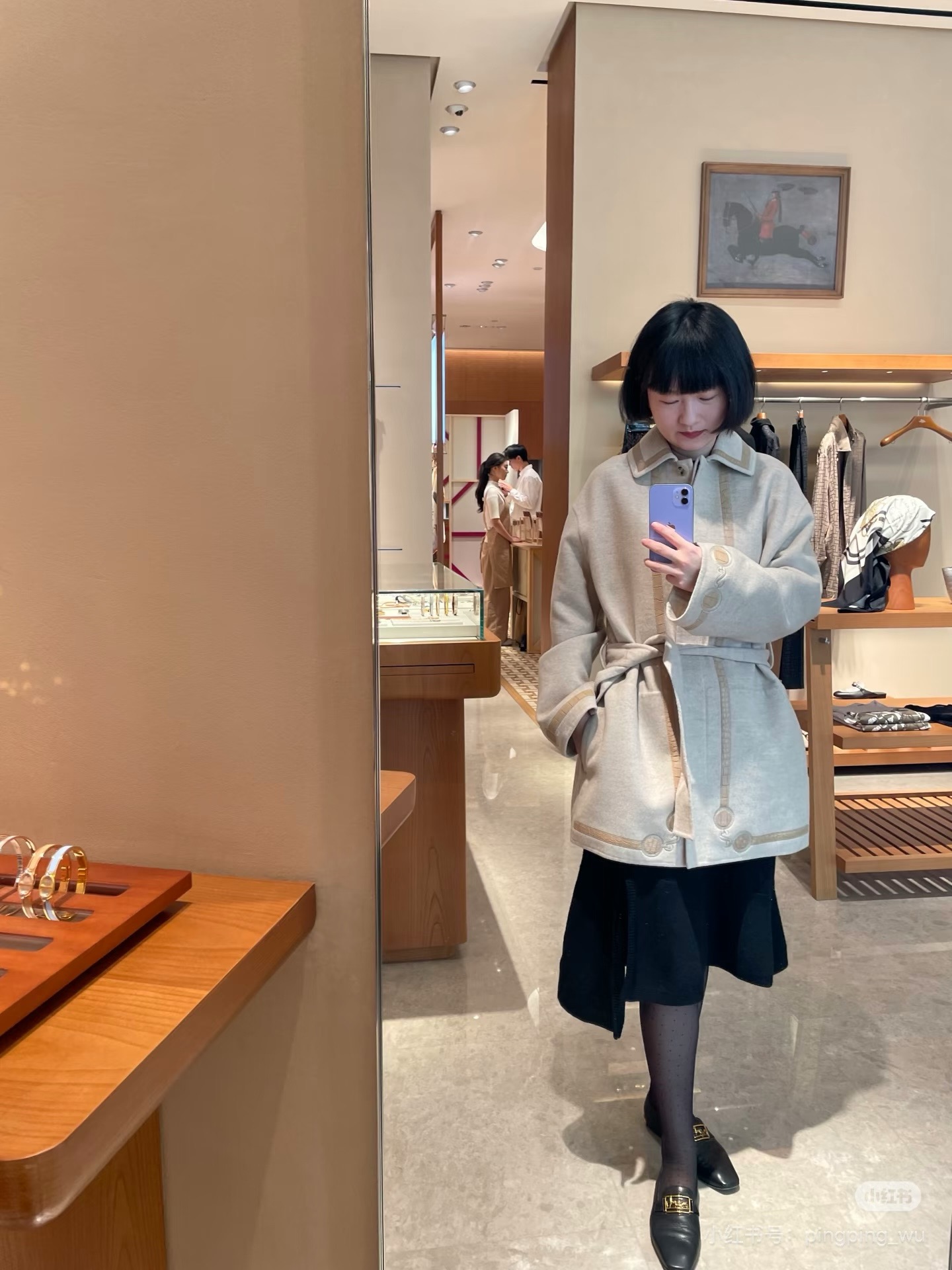 Elegant Embroidered Cashmere Wool Coat with Crocodile Leather Detail 2 i1758427473883 181 0 0