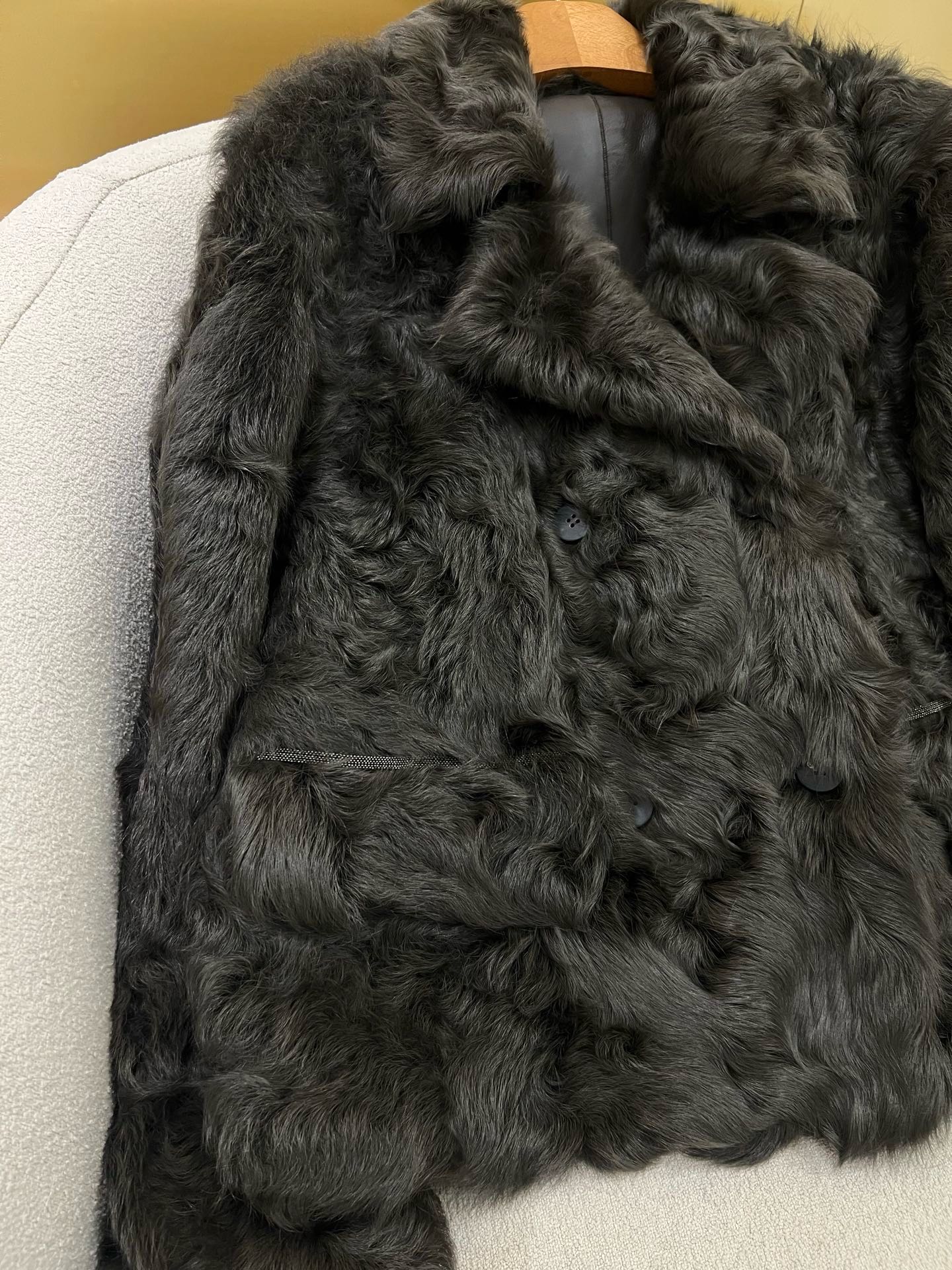Elegant Lambskin Coat with Pearl Chain Detail 7 i1758427546326 2803 0 5