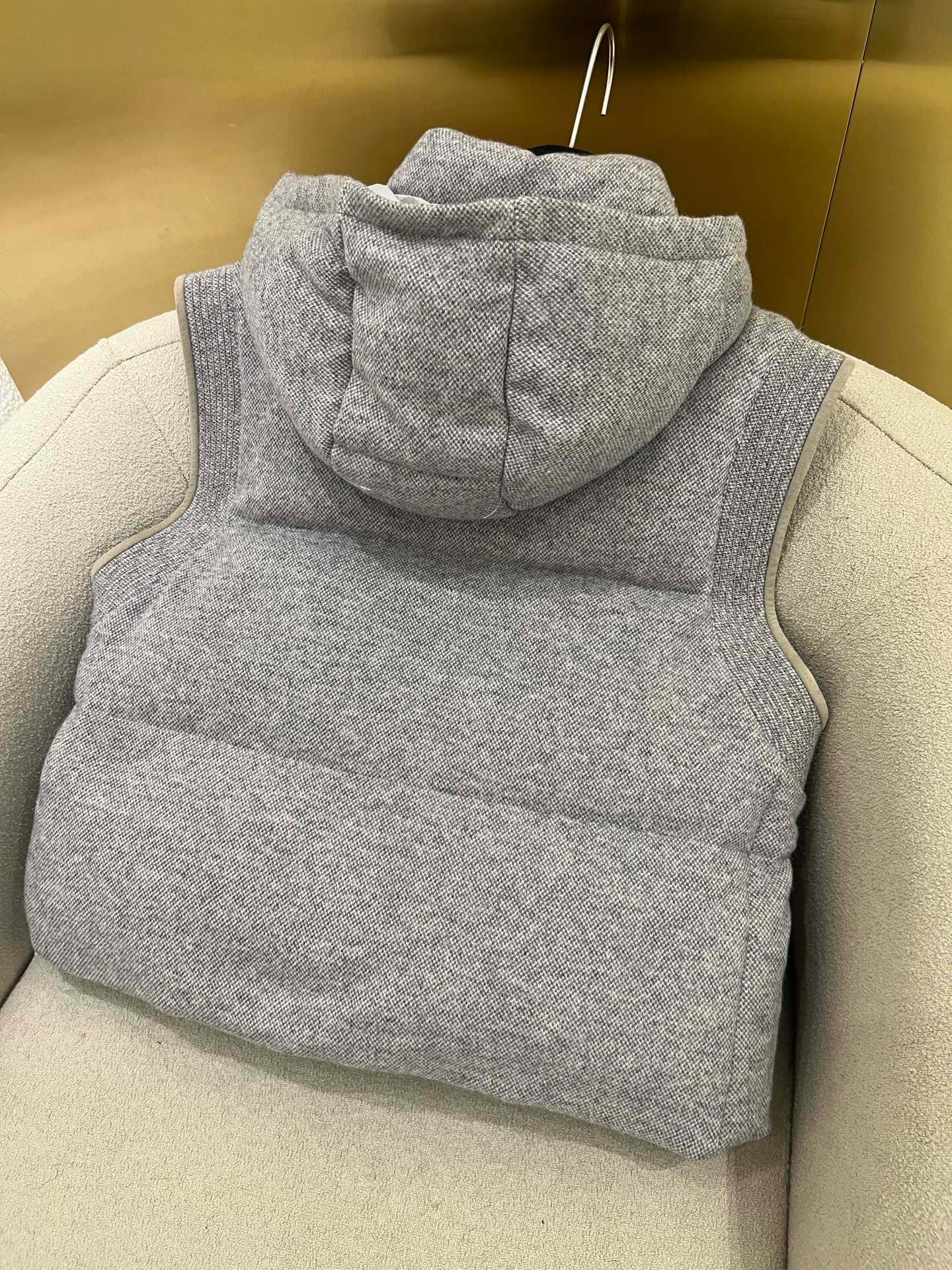 Cashmere Knit Down Vest with Detachable Hood & Lambskin Edging 8 i1758427583882 1111 0 6