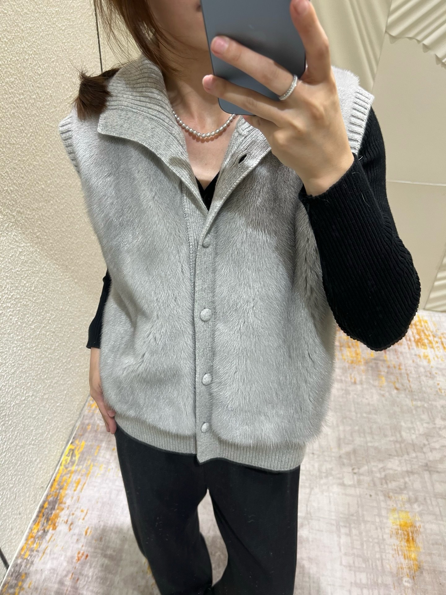 Cashmere & Mink Vest: Luxurious, Soft, and Elegant - Perfect for Layering 3 i1758427611237 1806 0 1