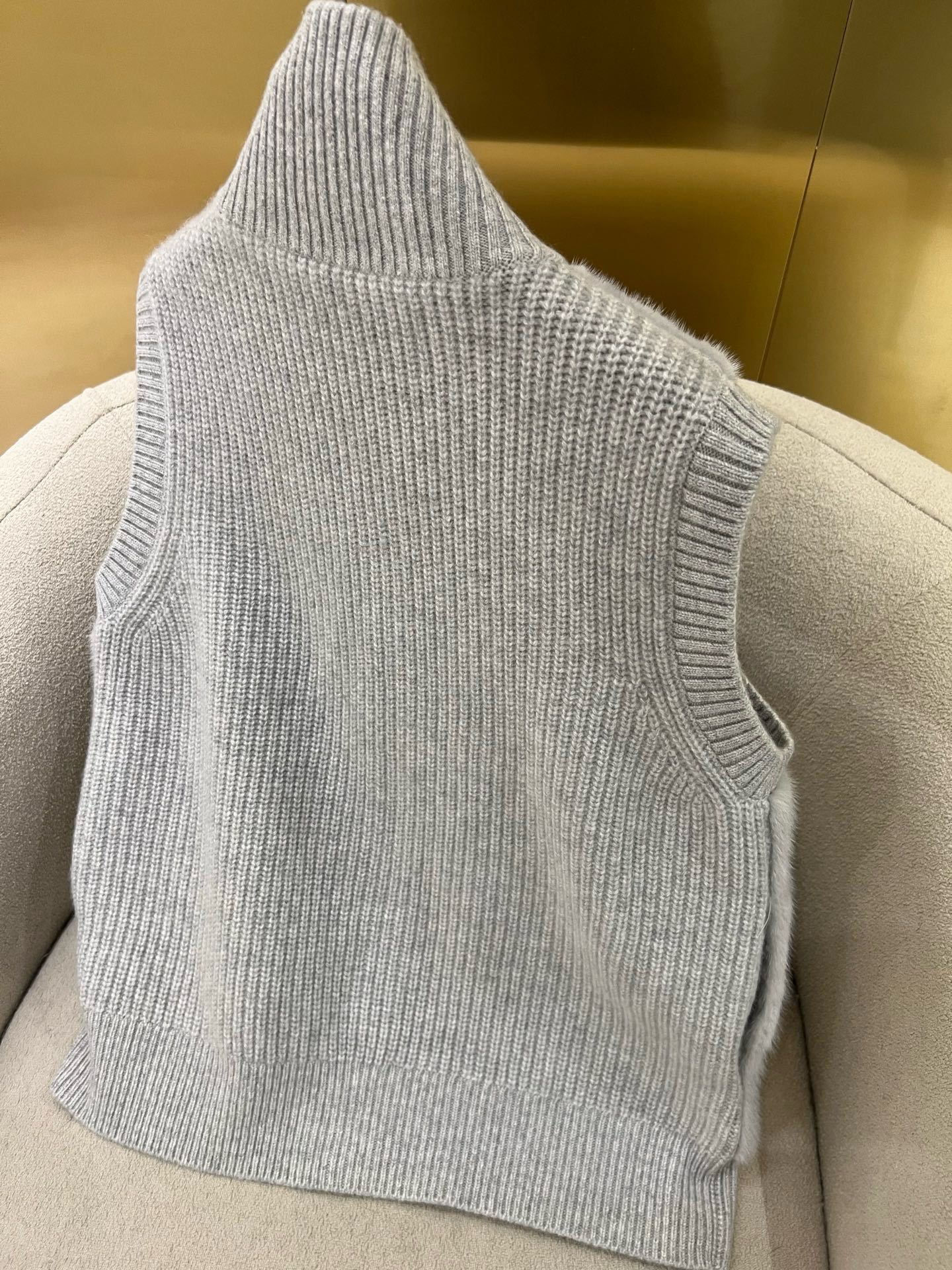 Cashmere & Mink Vest: Luxurious, Soft, and Elegant - Perfect for Layering 10 i1758427612027 7540 0 8