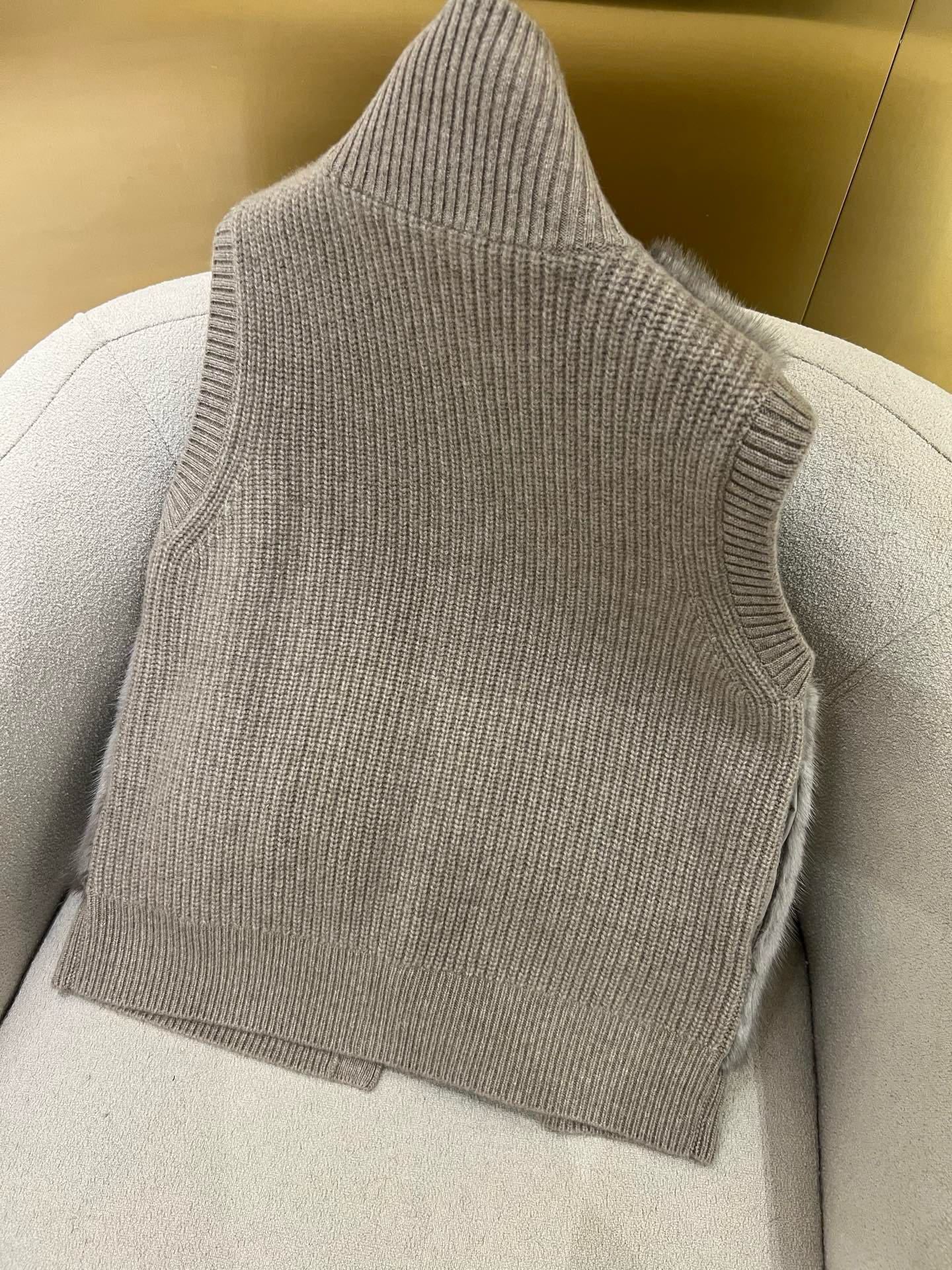 Cashmere & Mink Vest: Luxurious, Soft, and Elegant - Perfect for Layering 9 i1758427623672 9320 0 7