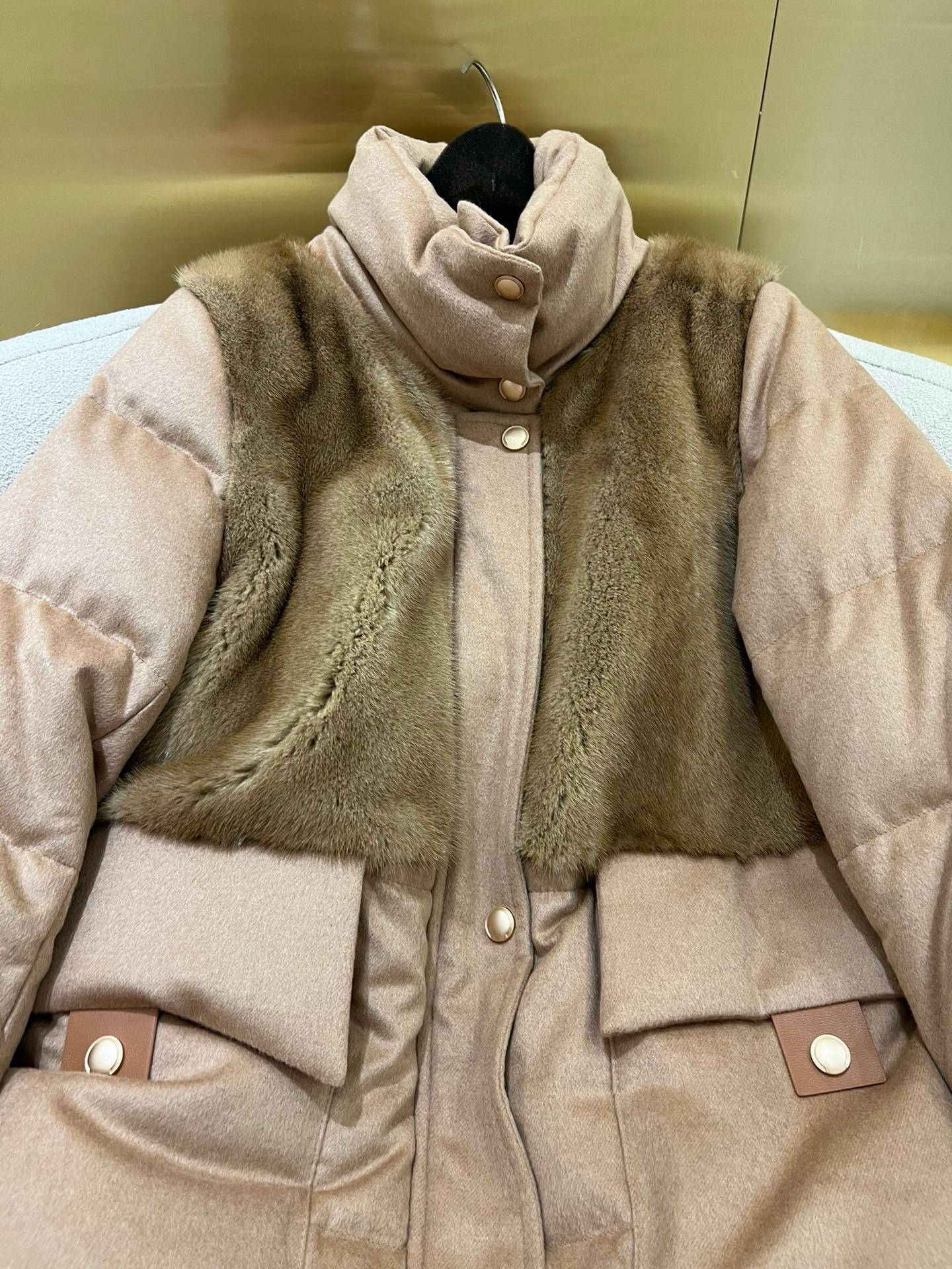 Elegant Mink & Goose Down Coat: Luxurious Blend of Silk, Cashmere, and Camel Hair 6 i1758427695928 1676 0 4