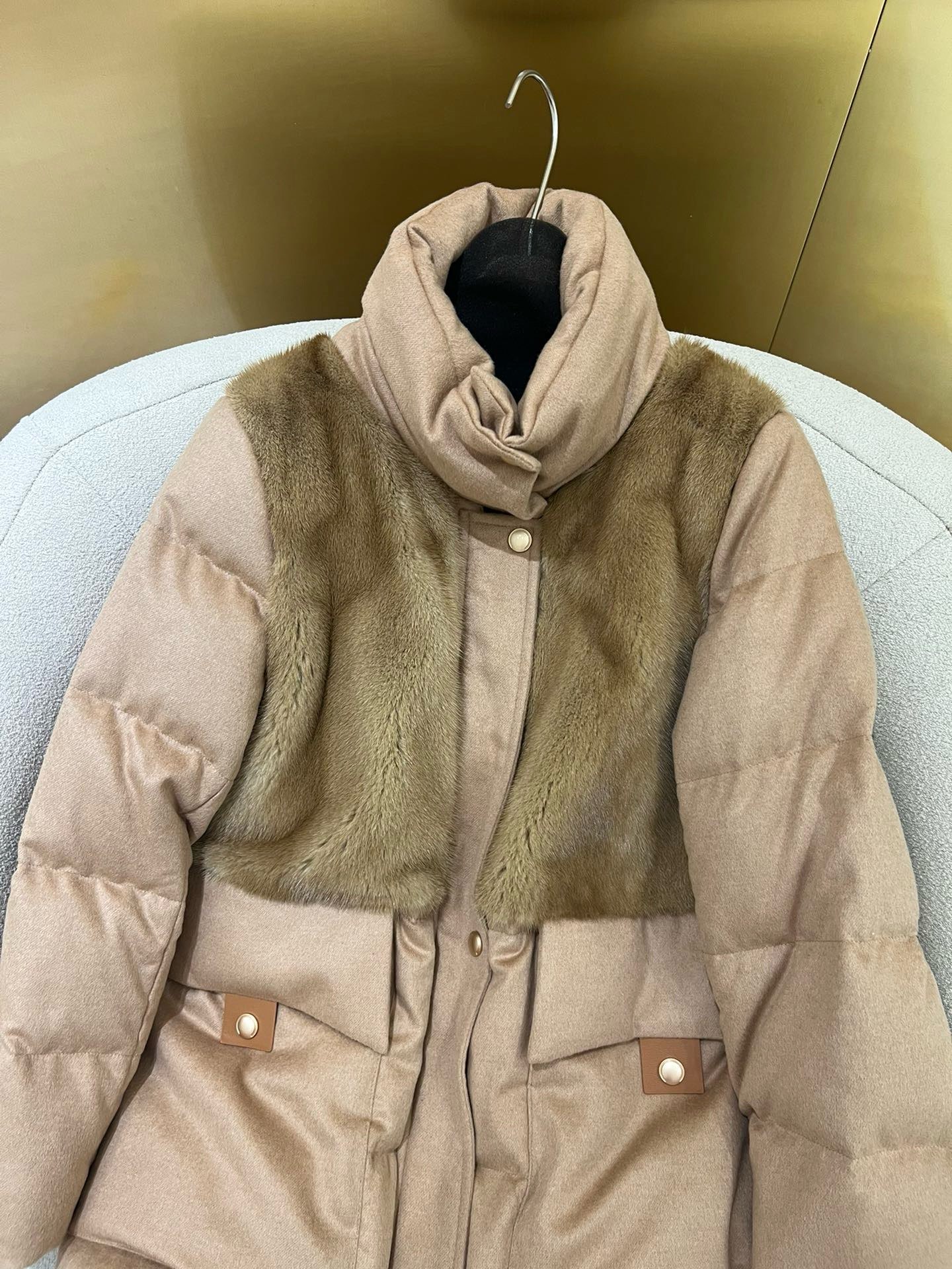 Elegant Mink & Goose Down Coat: Luxurious Blend of Silk, Cashmere, and Camel Hair 7 i1758427695940 5707 0 5