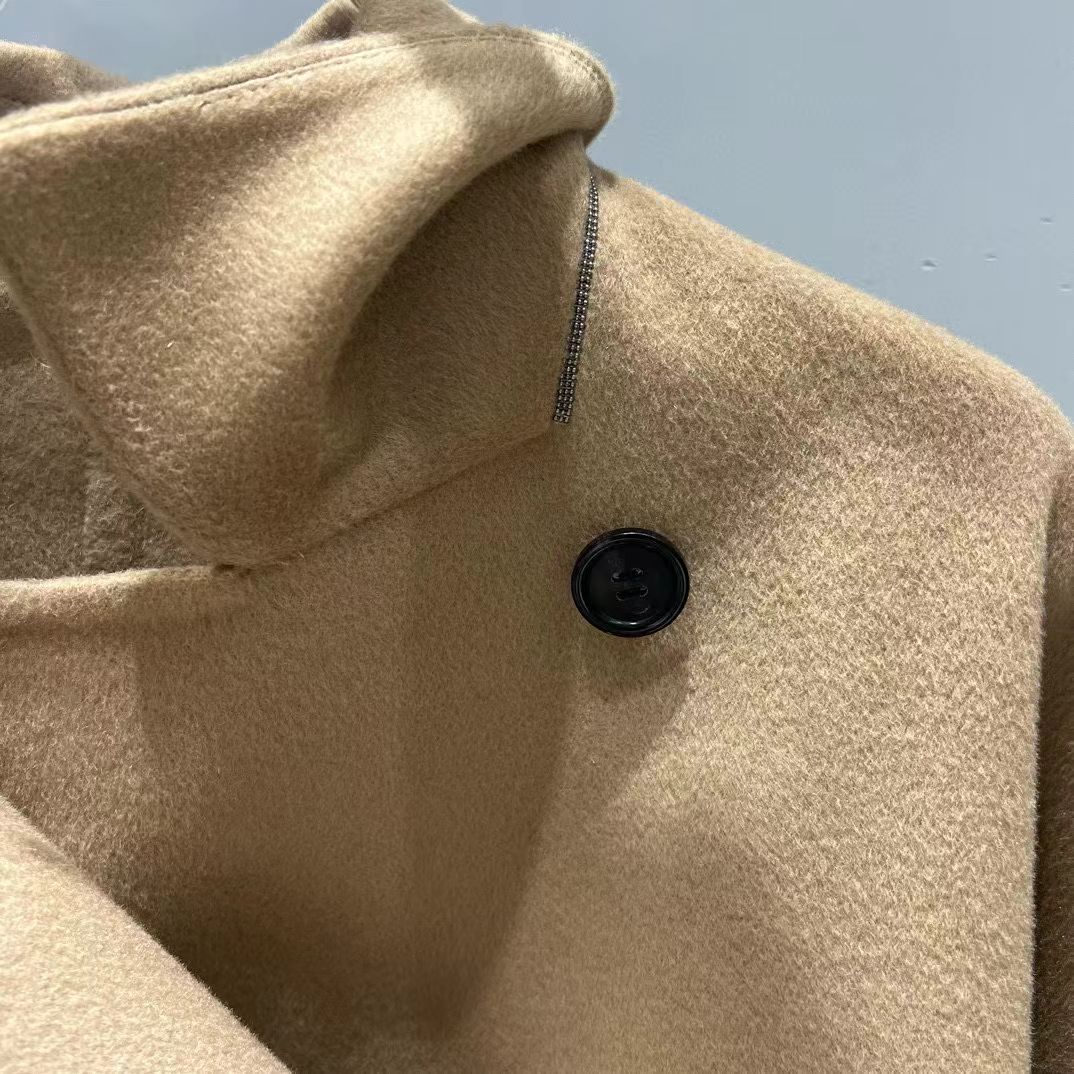 Brunello Cucinelli Batwing Sleeve Short Coat: Minimalist Retro Style 8 i1758773830068 6451 0 6