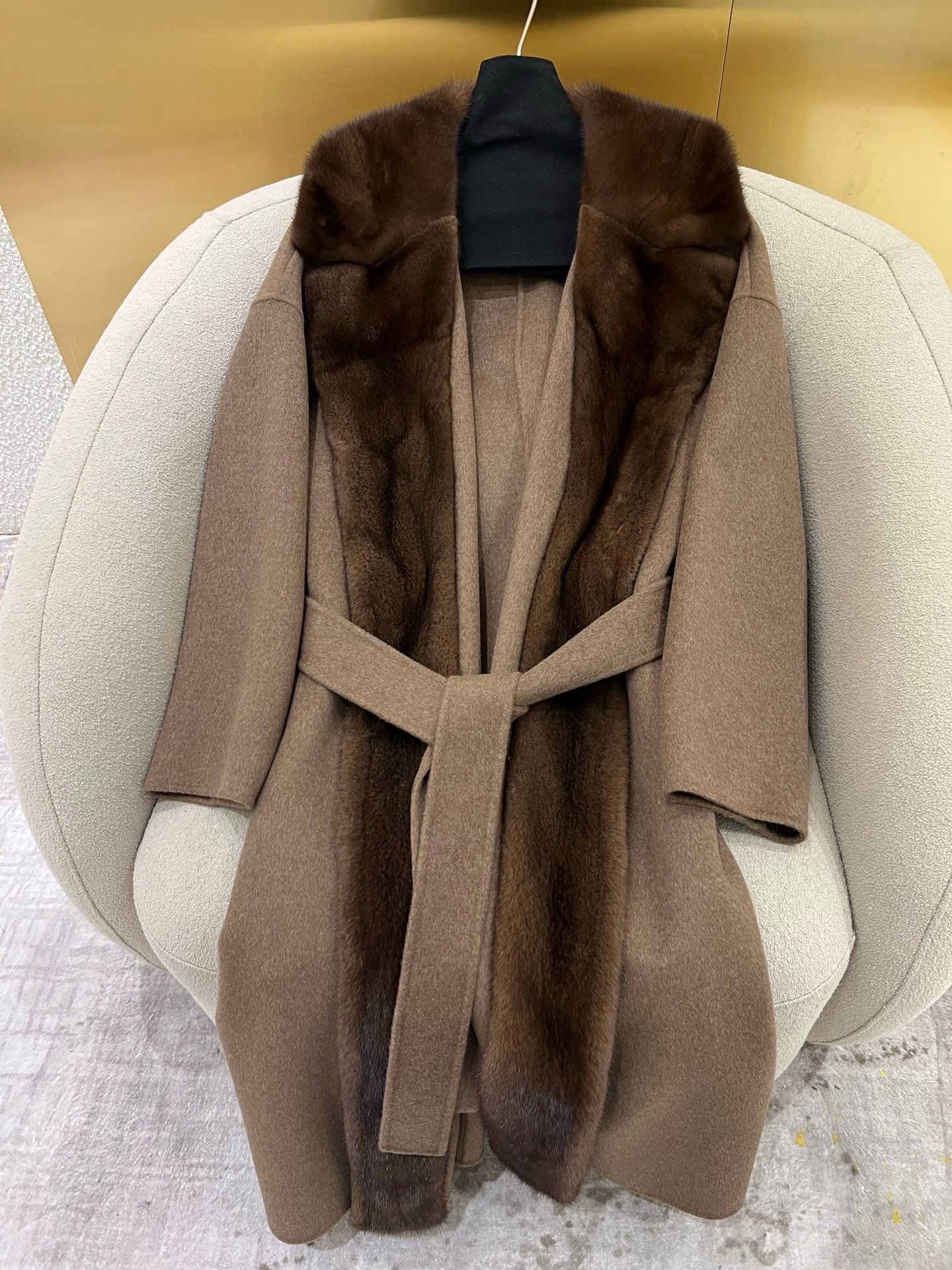 Elegant Cashmere Mink Coat with Australian Wool Blend 2 i1759249235552 7498 0 0