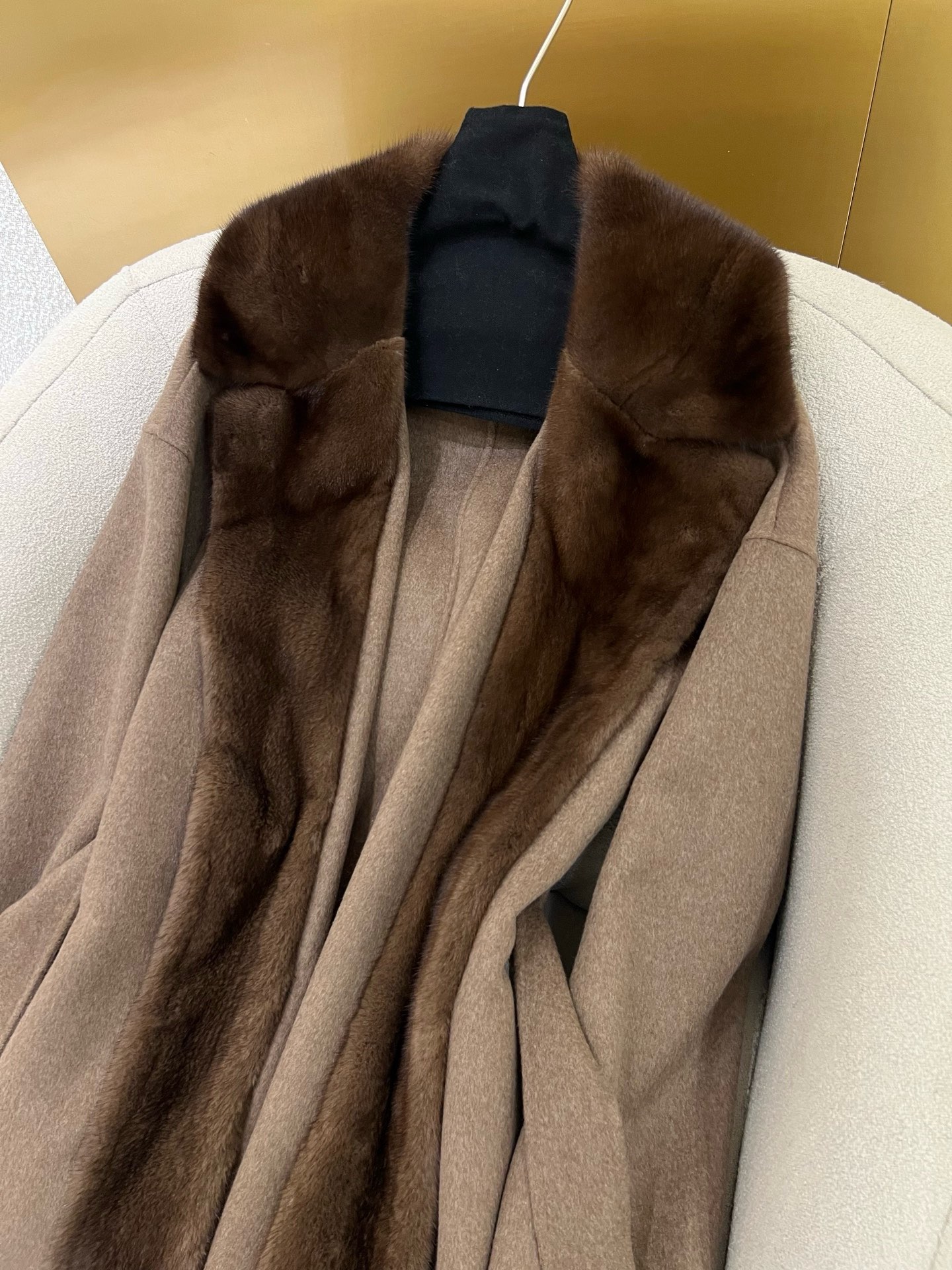 Elegant Cashmere Mink Coat with Australian Wool Blend 5 i1759249236887 6319 0 3