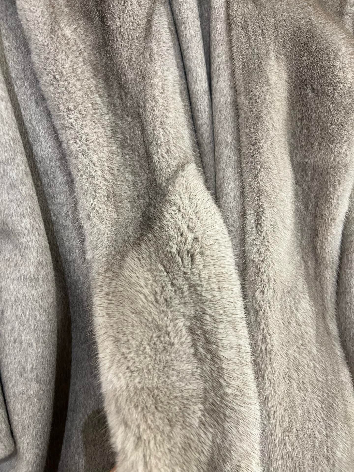 Elegant Cashmere Mink Coat with Australian Wool - Soft, Drapey, Luxurious 7 i1759249258412 348 0 5