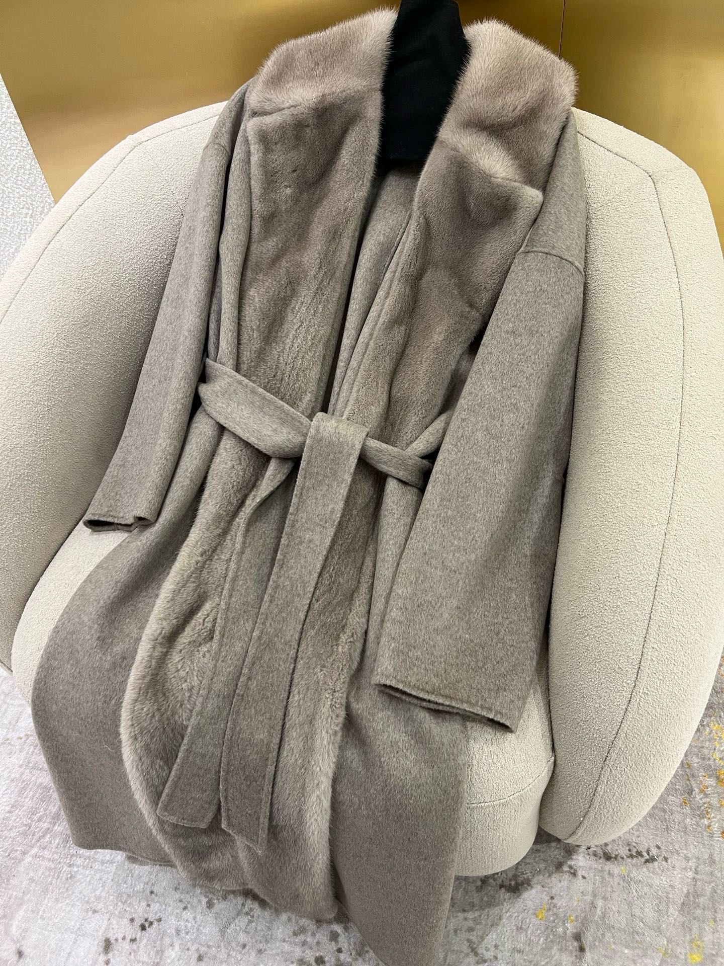 Elegant Cashmere Mink Coat with Australian Wool - Soft, Drapey, Luxurious 5 i1759249258412 5608 0 3