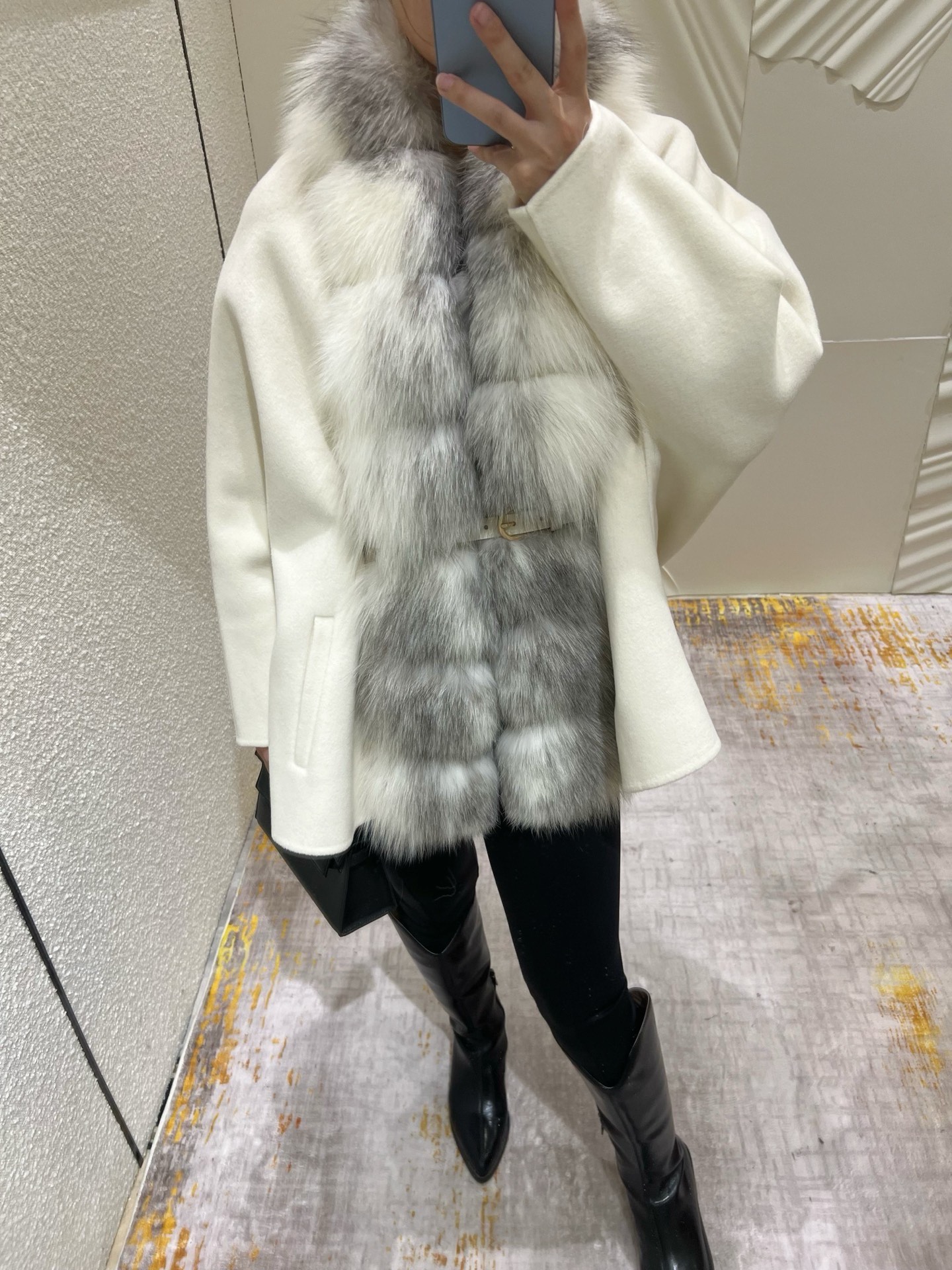 Elegant Fox Fur Trim Wool Cashmere Blend Coat with Lambskin Belt 4 i1759377574271 1385 0 2