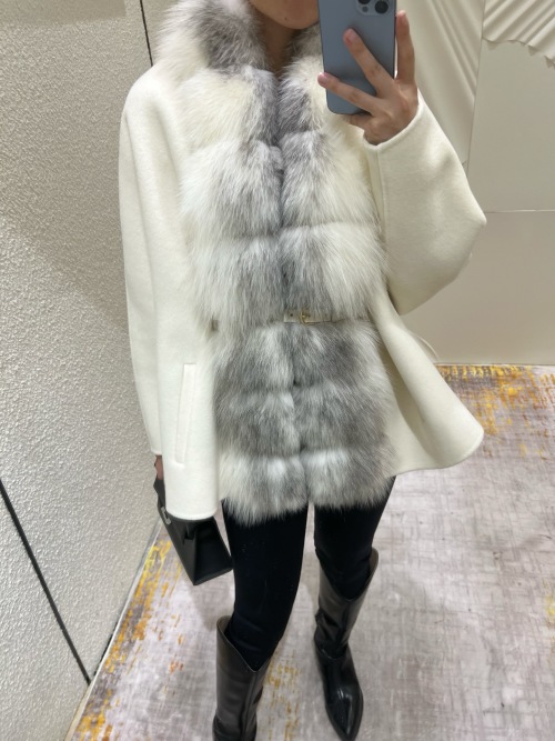 Elegant Fox Fur Trim Wool Cashmere Blend Coat with Lambskin Belt 11 Elegant Fox Fur Trim Wool Cashmere Blend Coat with Lambskin Belt
