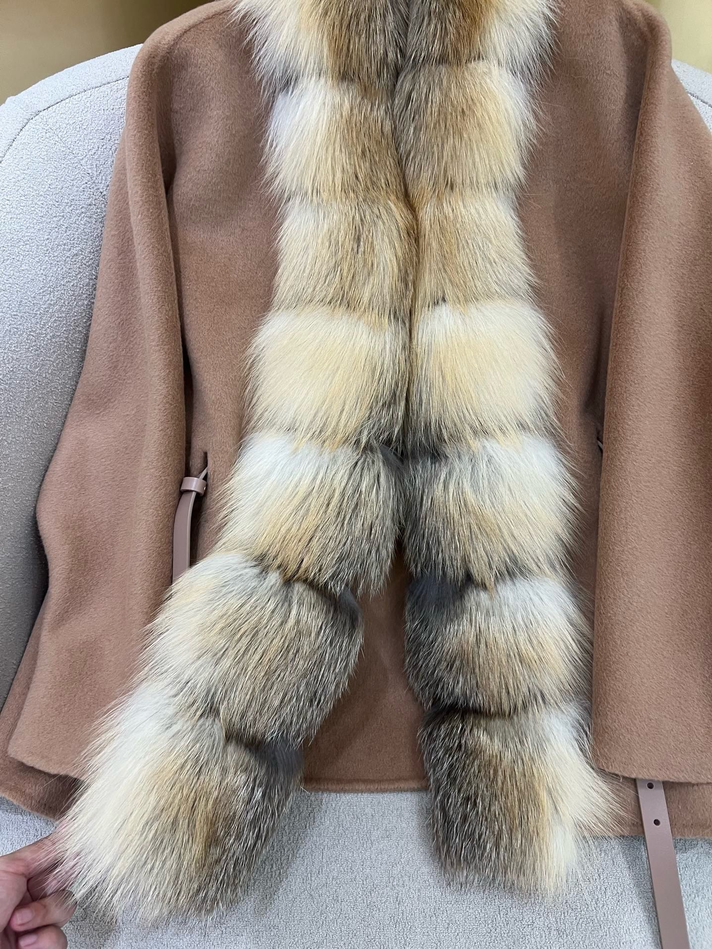 Elegant Fox Fur Trim Wool Cashmere Coat with Lambskin Belt 8 i1759377588029 1007 0 6