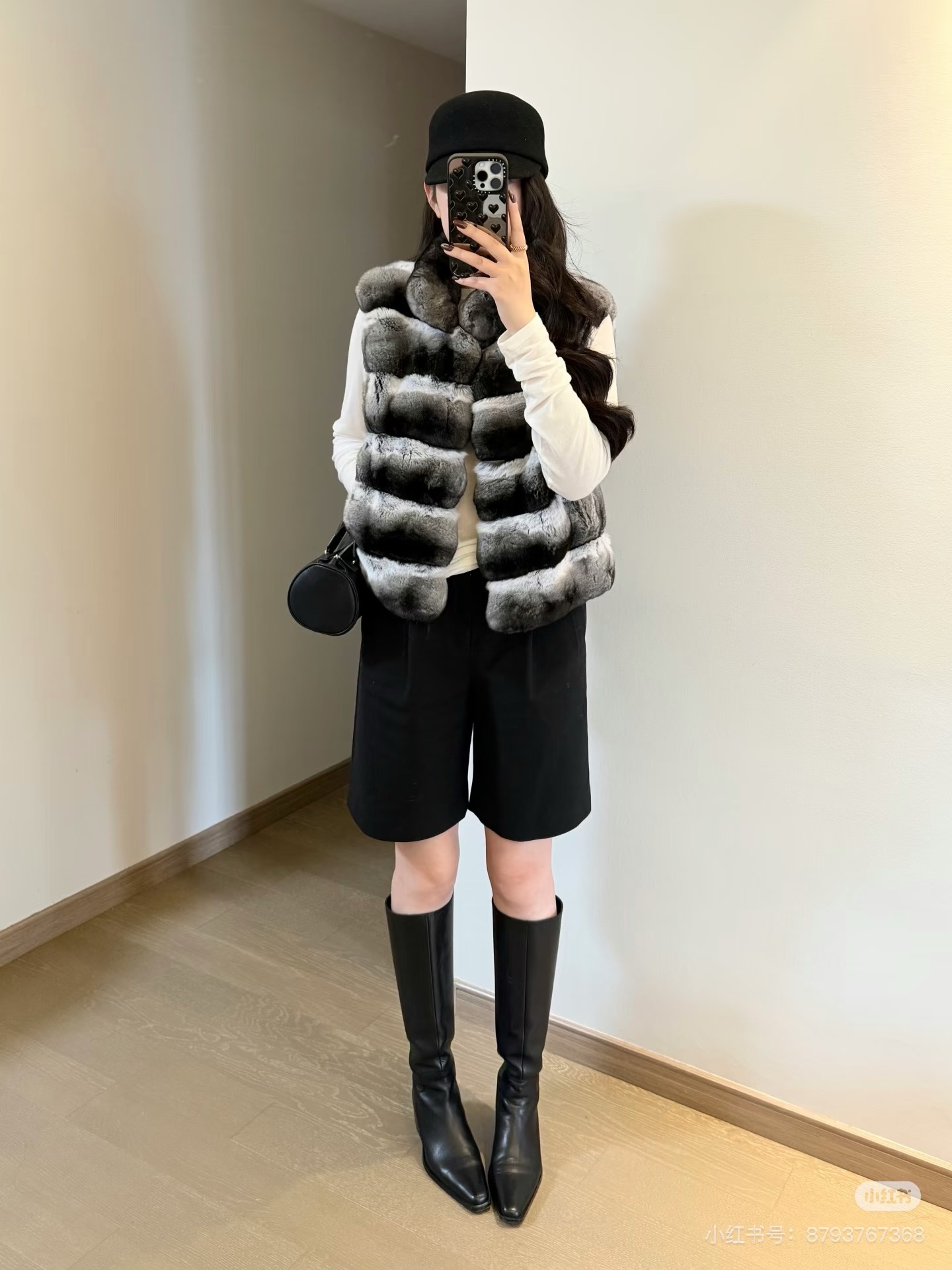 Luxury Chinchilla Fur Vest: Premium Quality, Silky Lined, Exclusive Design 3 i1759684620921 8310 0 1