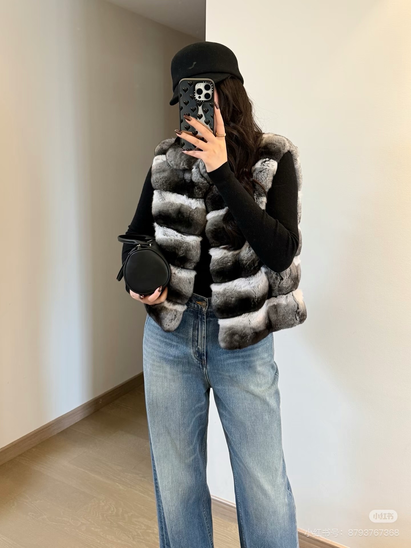 Luxury Chinchilla Fur Vest: Premium Quality, Silky Lined, Exclusive Design 4 i1759684622045 7133 0 2