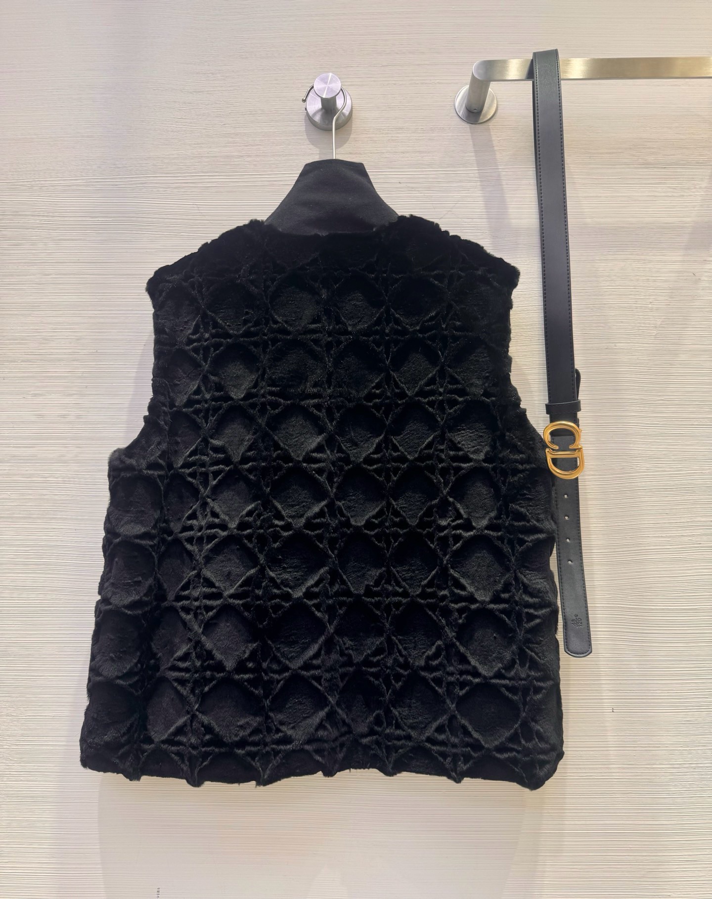 Dior Diamond Pattern Mink Vest: High-End, Timeless Luxury 9 i1759895935371 363 0 7