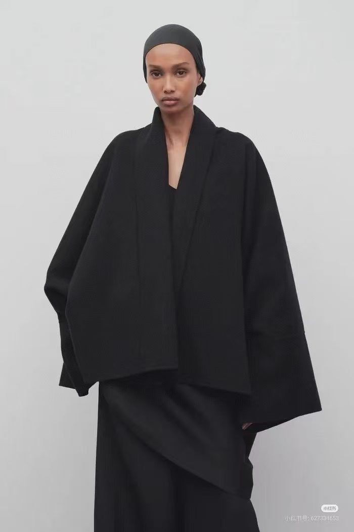 The Row Priske Cashmere Coat: Elegant Oversized Fit, Timeless Style 2 i1762327532069 1613 0 0