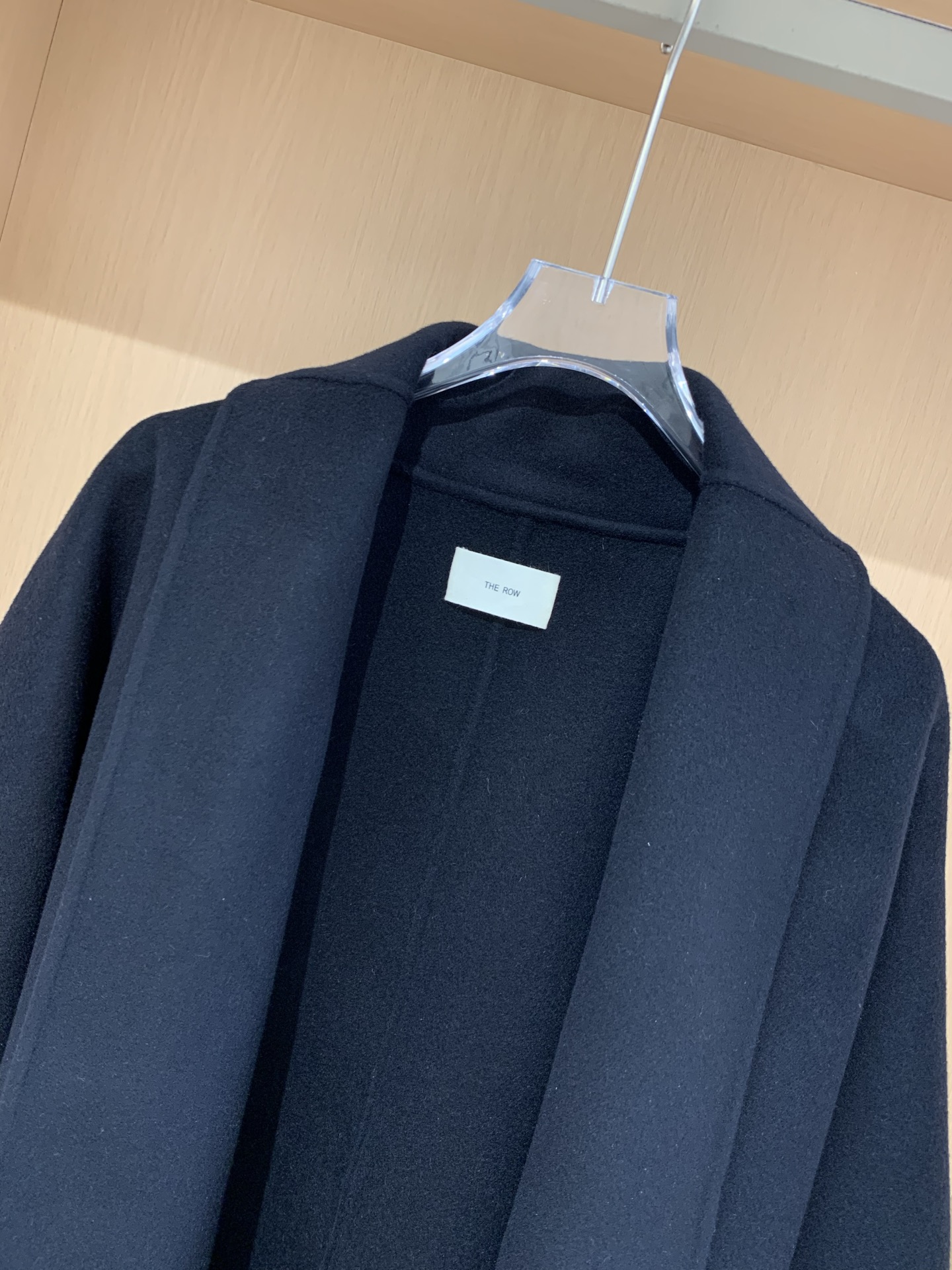 The Row Priske Cashmere Coat: Elegant Oversized Fit, Timeless Style 5 i1762327533034 4302 0 3