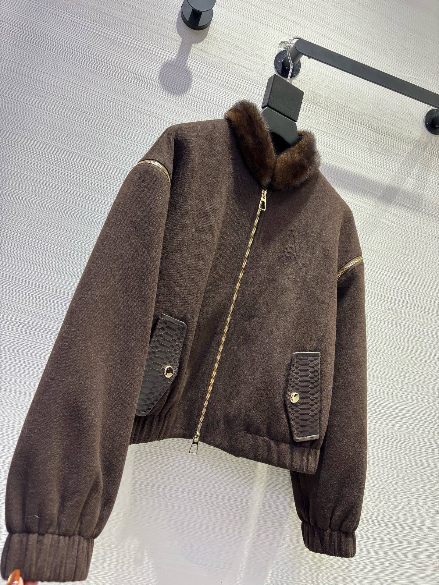 i1763177072332 1991 0 4