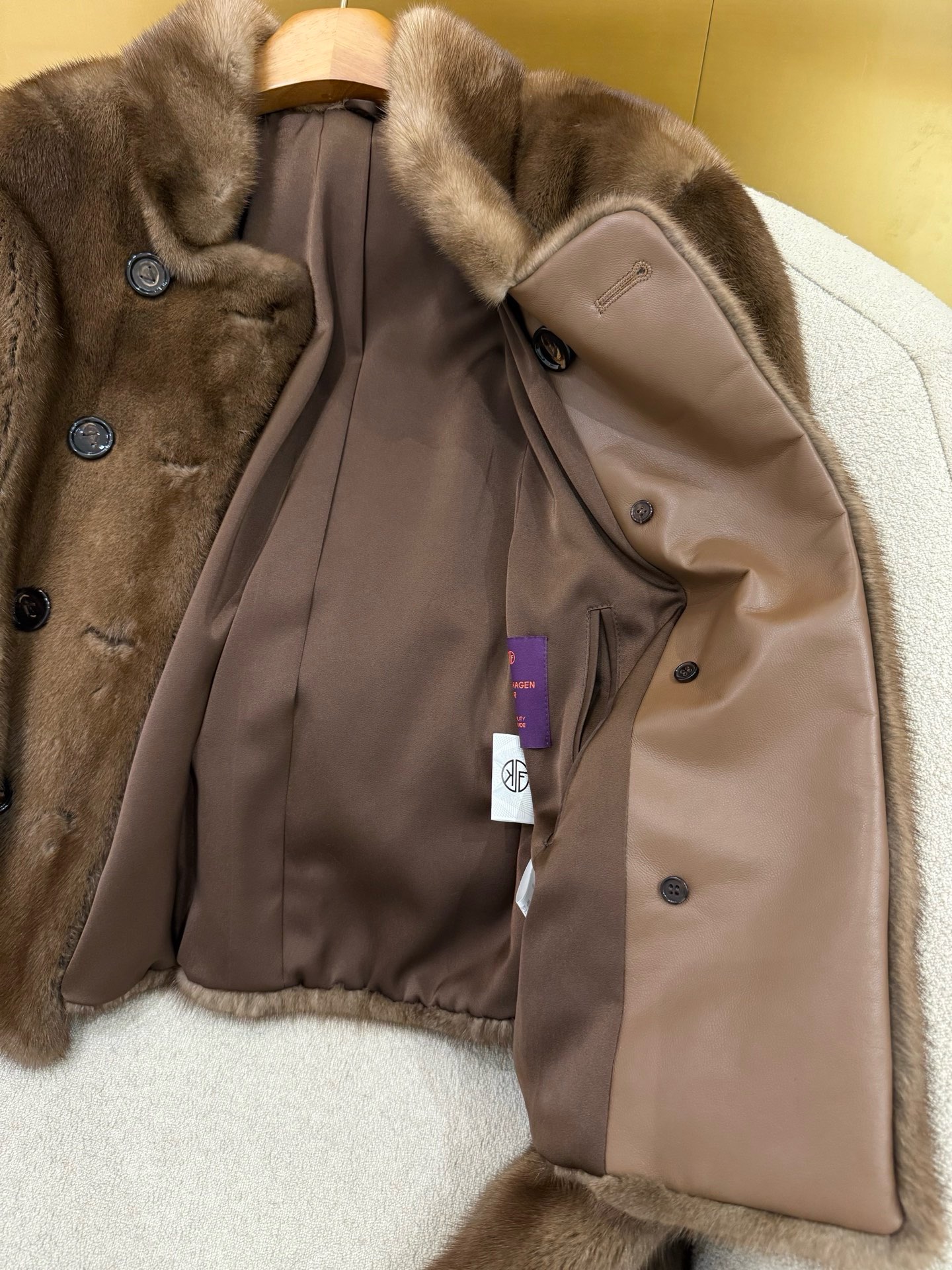 Elegant Mink Fur Coat: Soft, Warm, and Stylish Winter Outerwear 8 i1764909780621 1926 0 6