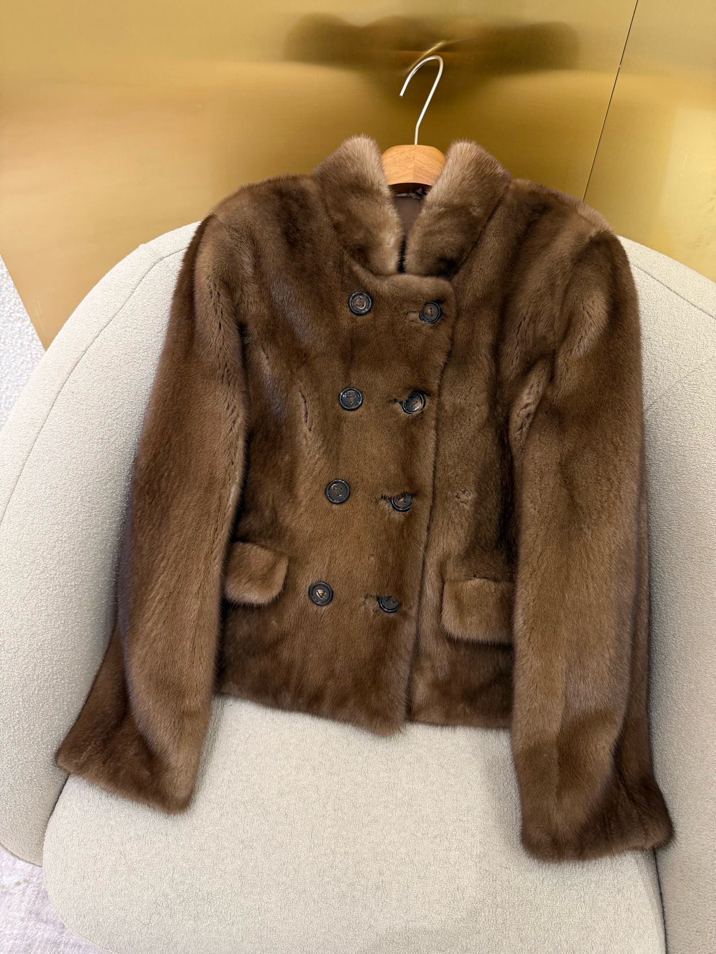 Elegant Mink Fur Coat: Soft, Warm, and Stylish Winter Outerwear 5 i1764909780621 9718 0 3