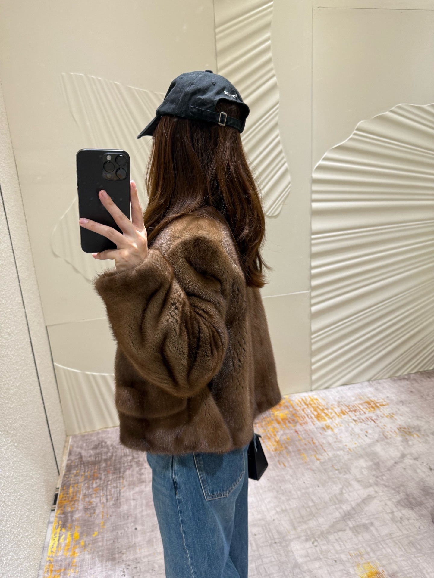 Elegant Mink Fur Coat: Soft, Warm, and Stylish Winter Outerwear 4 i1764909781973 3894 0 2