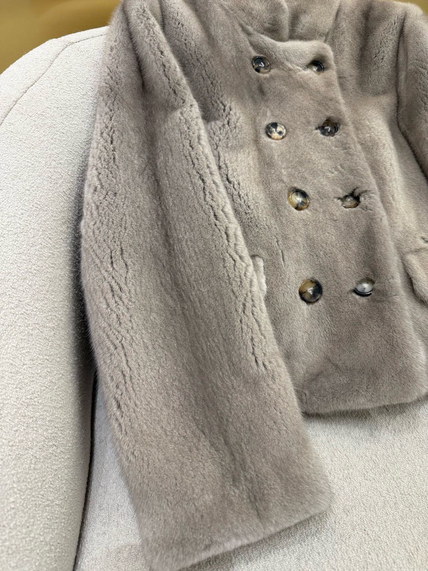 Luxurious Mink Fur Coat: Soft, Warm, and Stylish Winter Essential 6 i1764909792172 5692 0 4