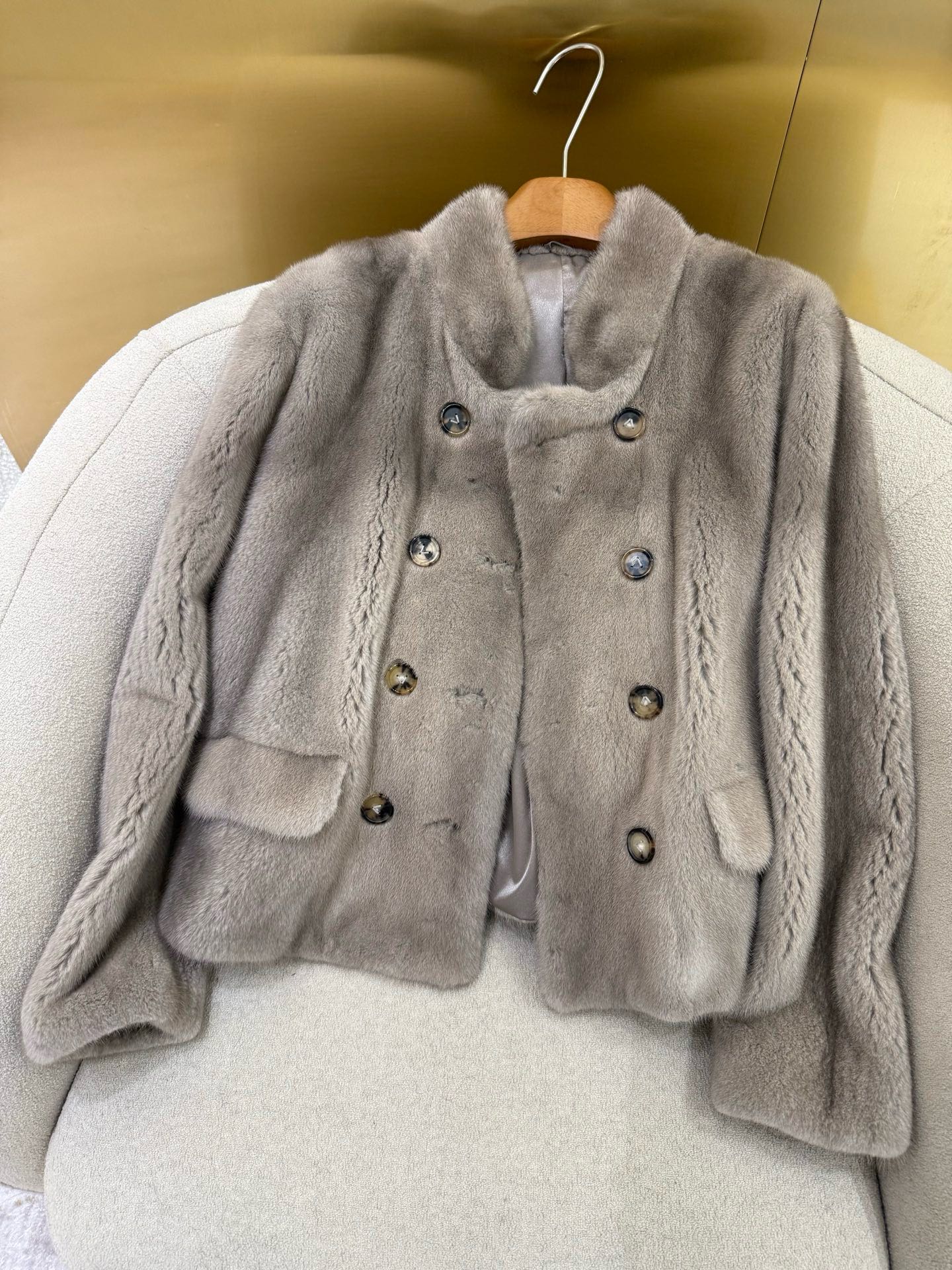 Luxurious Mink Fur Coat: Soft, Warm, and Stylish Winter Essential 7 i1764909792177 6905 0 5