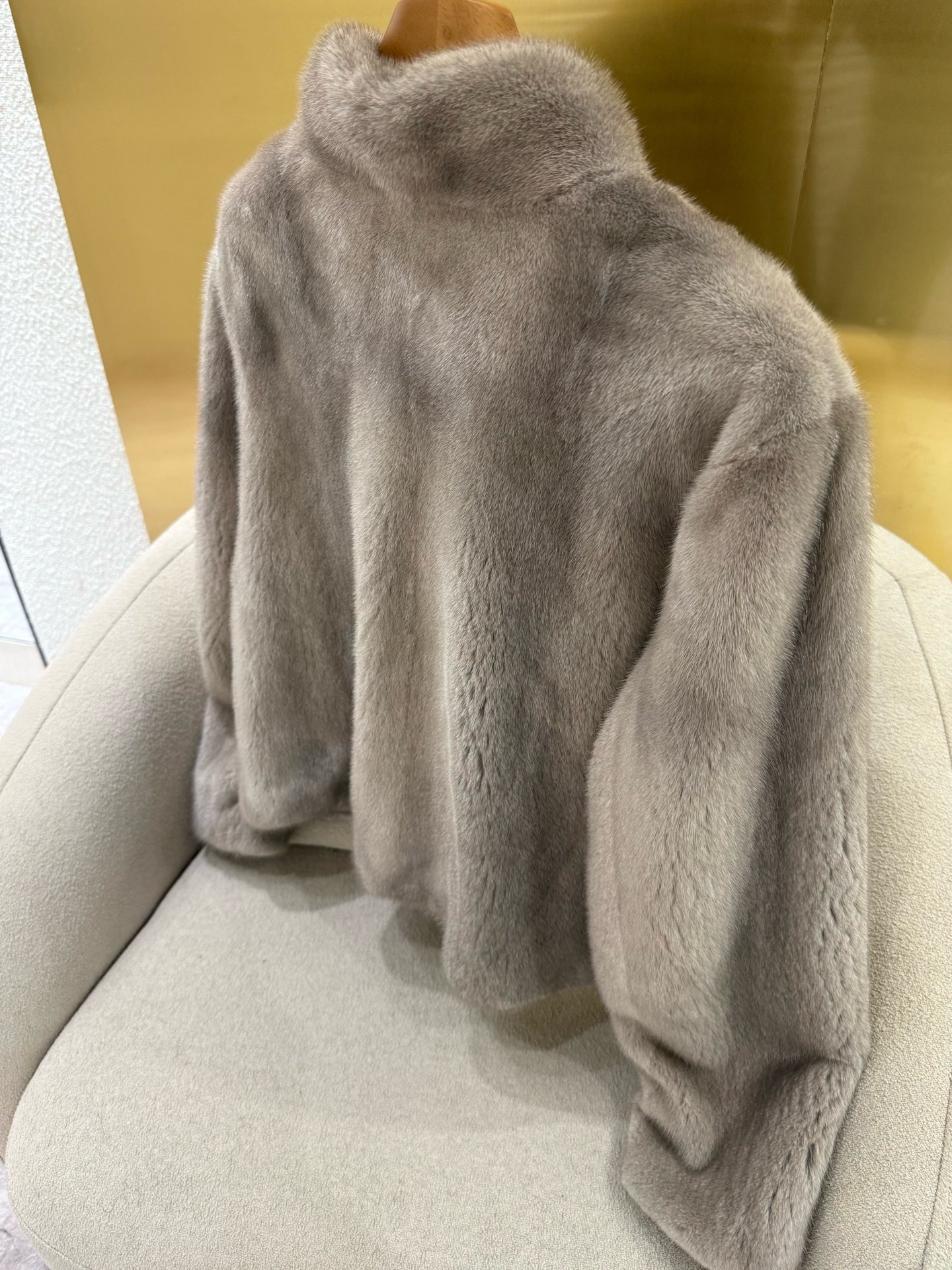 Luxurious Mink Fur Coat: Soft, Warm, and Stylish Winter Essential 9 i1764909793526 5196 0 7