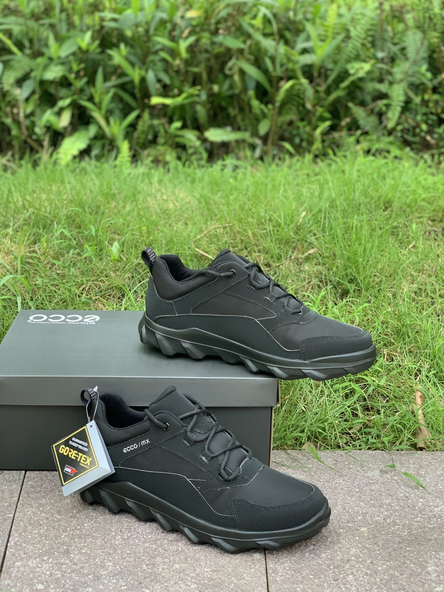 NO:274907,Ejia Spring new outdoor waterproof and non-slip running shoes 820194 overseas genuine recommended lightweight series trendy women's model portable elastic shoelaces new style handsome outsole imported soft elastic fabric with good texture The inner layer of pig skin (sweat-absorbent and breathable skin-friendly) Lightweight foamed sole very light, it is very comfortable to wear on the feet Size men's size 39-44 normal leather shoe sizes Batch,19860909E家 春季新款户外防水防滑跑步鞋820194海外正品推荐款轻盈系列潮女款 便携式松紧鞋带 新款 大底帅气 面料进口柔软弹力布 质感很好 内里采用头层猪皮(吸汗透气亲肤舒适) 轻质发泡大底 非常轻便,上脚那叫一个舒服 尺码男装39-44码正常皮鞋码 批,,Men's shoes