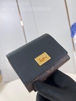 Louis Vuitton LV On My Side Bolsos de mano Negro Piel de vaca Lona Cuero M82398