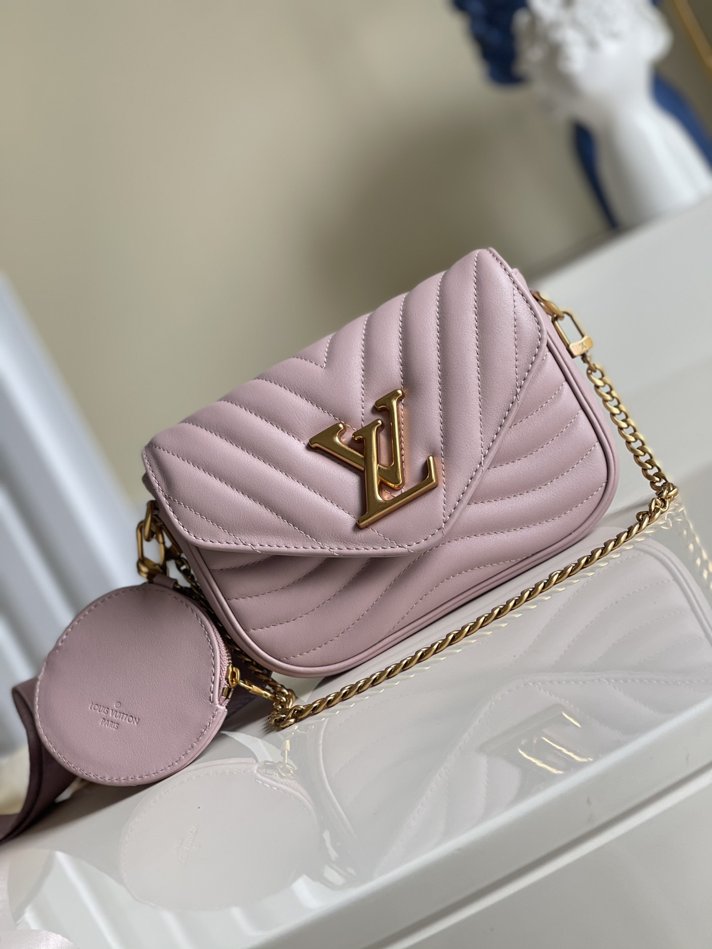 Louis Vuitton LV New Wave Alto
 Bolsos de mano Oro Naranja y rojo Rosa Morado Piel de vaca Cuero Pochette Cadena M56466