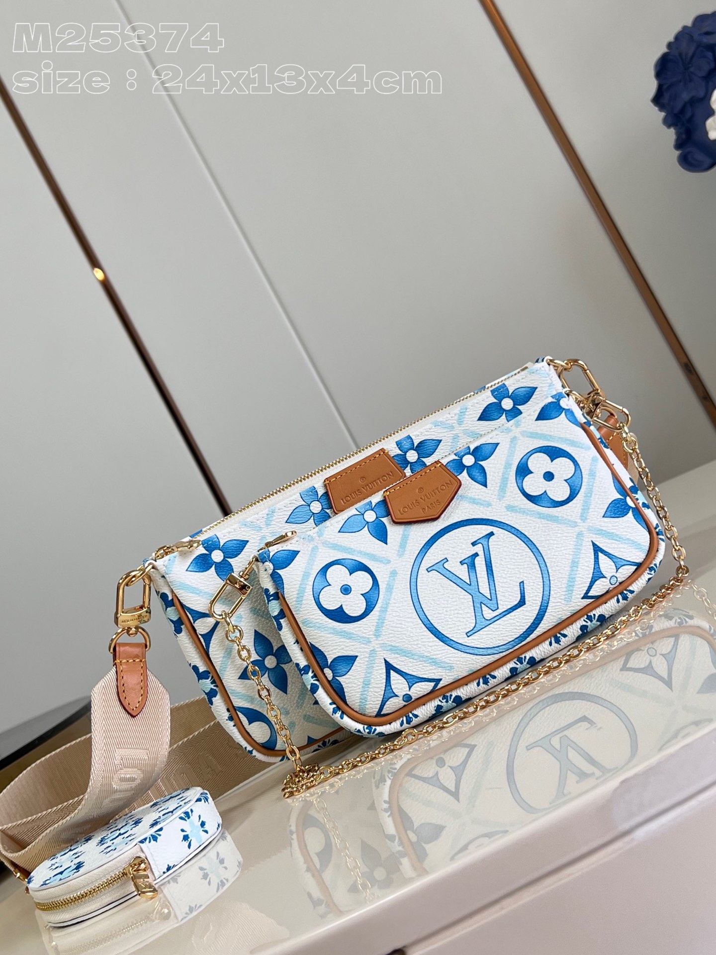 Louis Vuitton LV Multi Pochette Accessoires Moda
 Bolsos de mano Azul Lona Tejidos Colección de verano Cadena M25374