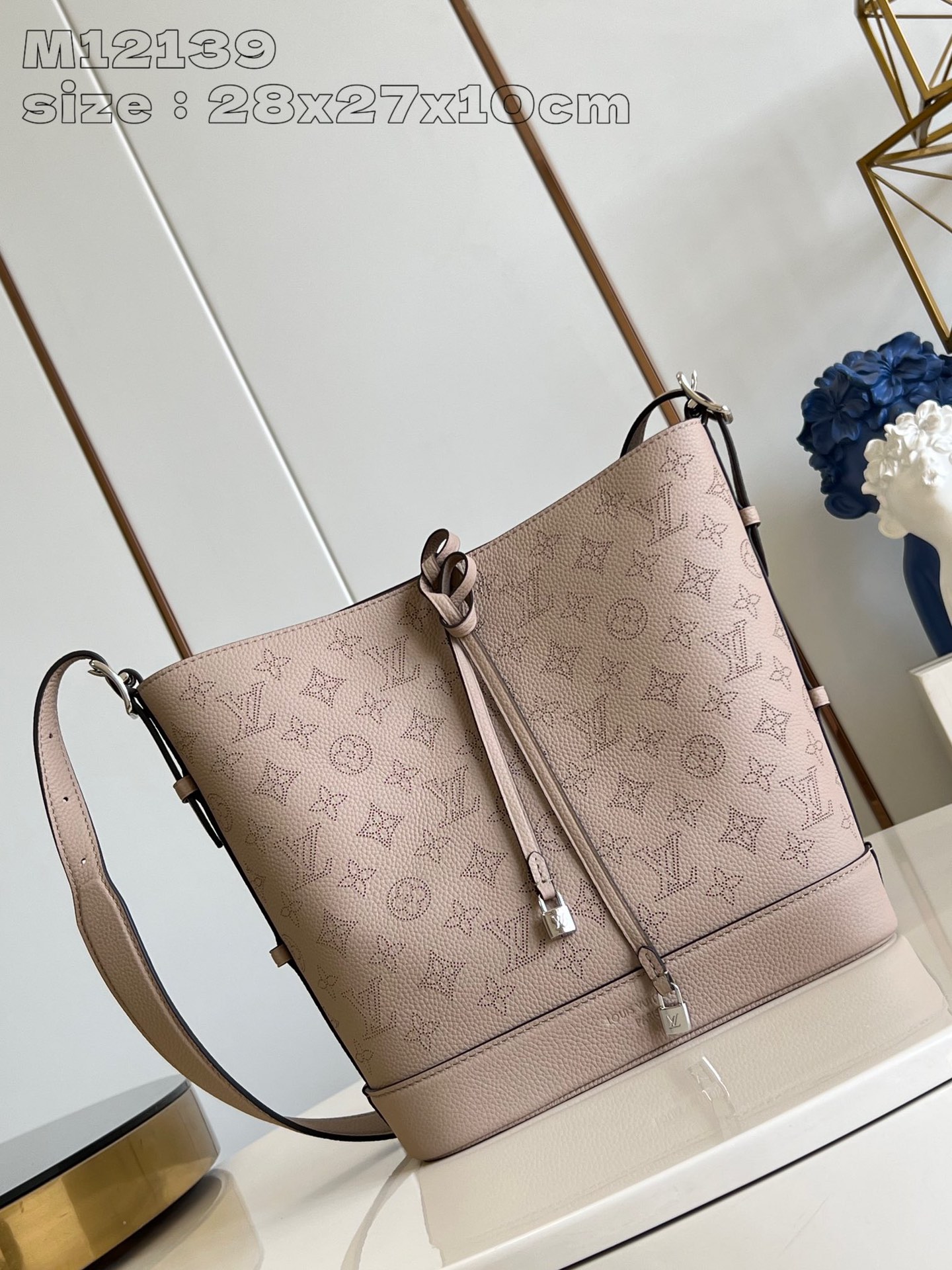 Louis Vuitton LV Flore Bolsos de mano Bolsos de cubo Cuero de vaca M12139