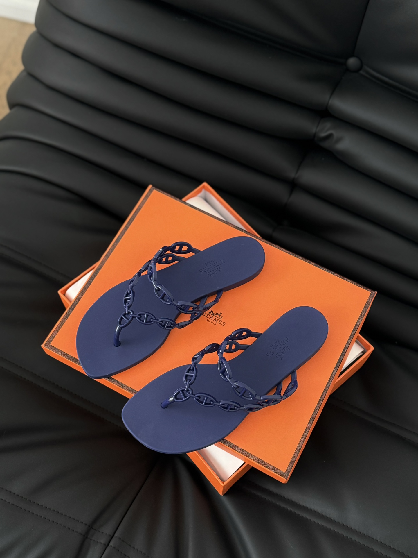 P跑量价bdeb Hermes24S新款果冻拖鞋 最新款预售️大厂生产，质量保证！PVC双层组合大底Size：35-41