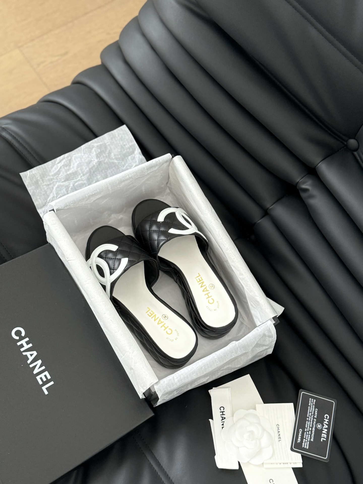 Chanel Zapatos Pantuflas Piel de oveja Seda Colección verano